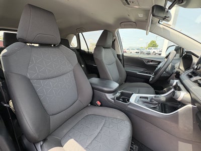 2025 Toyota RAV4 XLE FWD