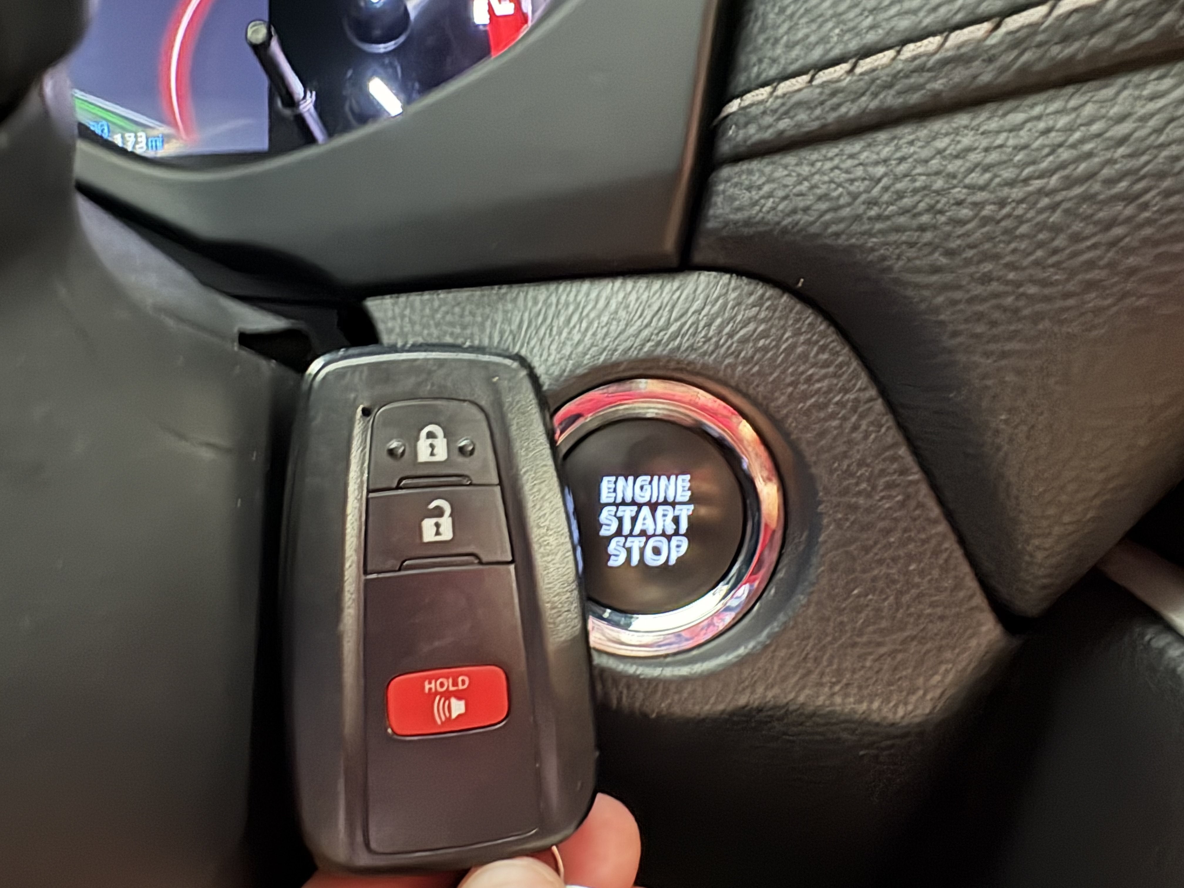 2025 Toyota RAV4 XLE FWD
