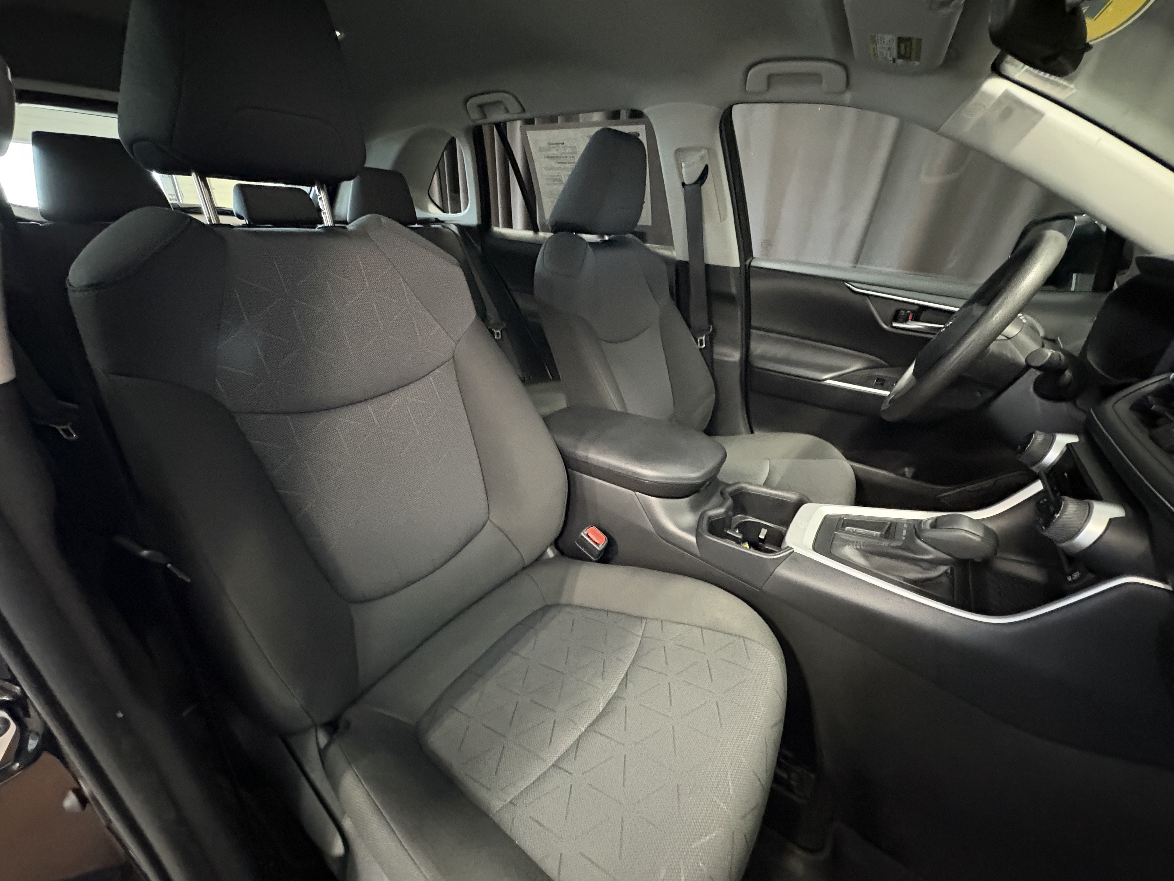 2025 Toyota RAV4 XLE FWD