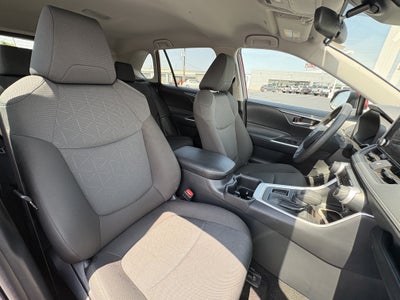 2025 Toyota RAV4 XLE FWD