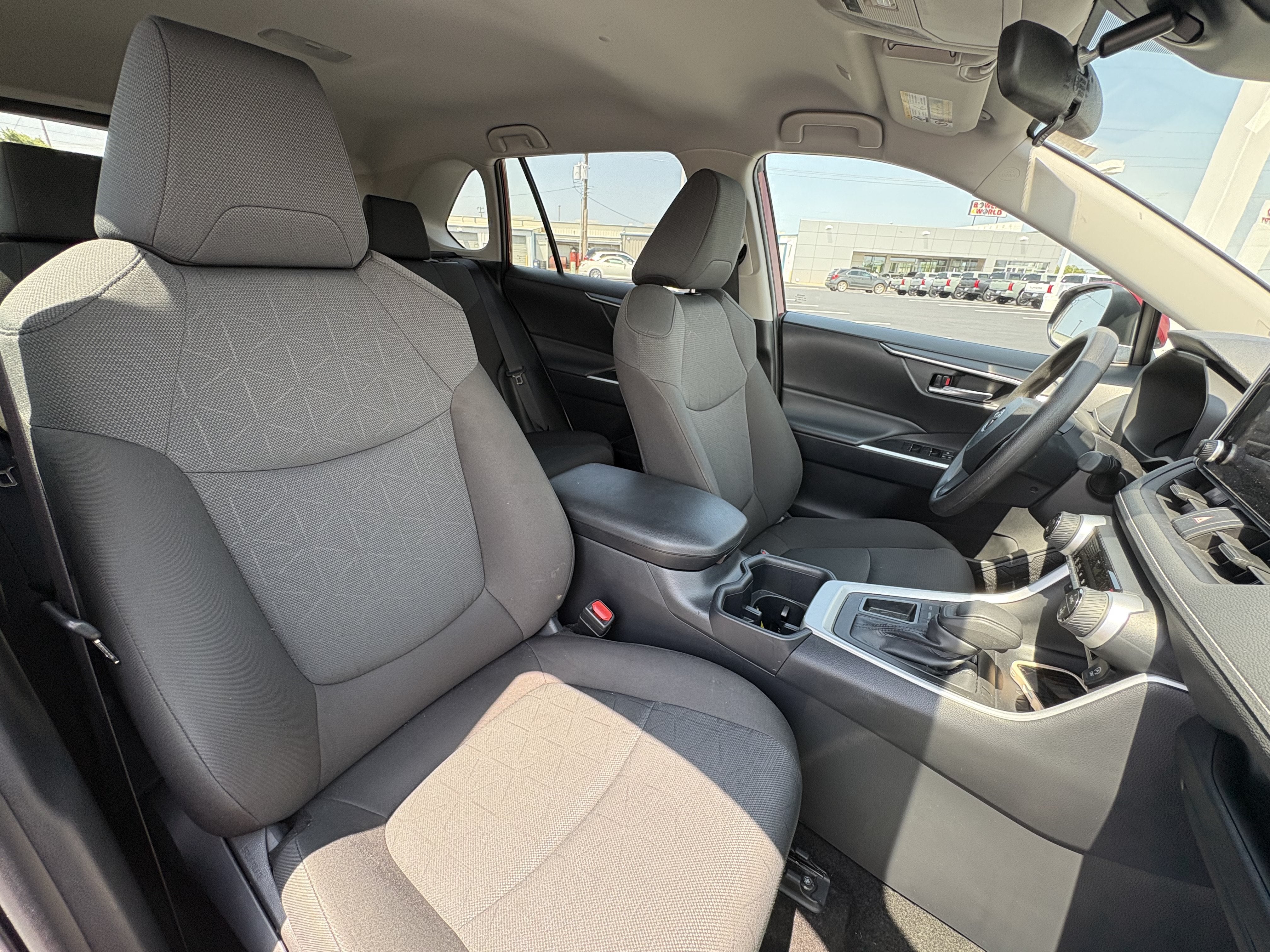 2025 Toyota RAV4 XLE FWD