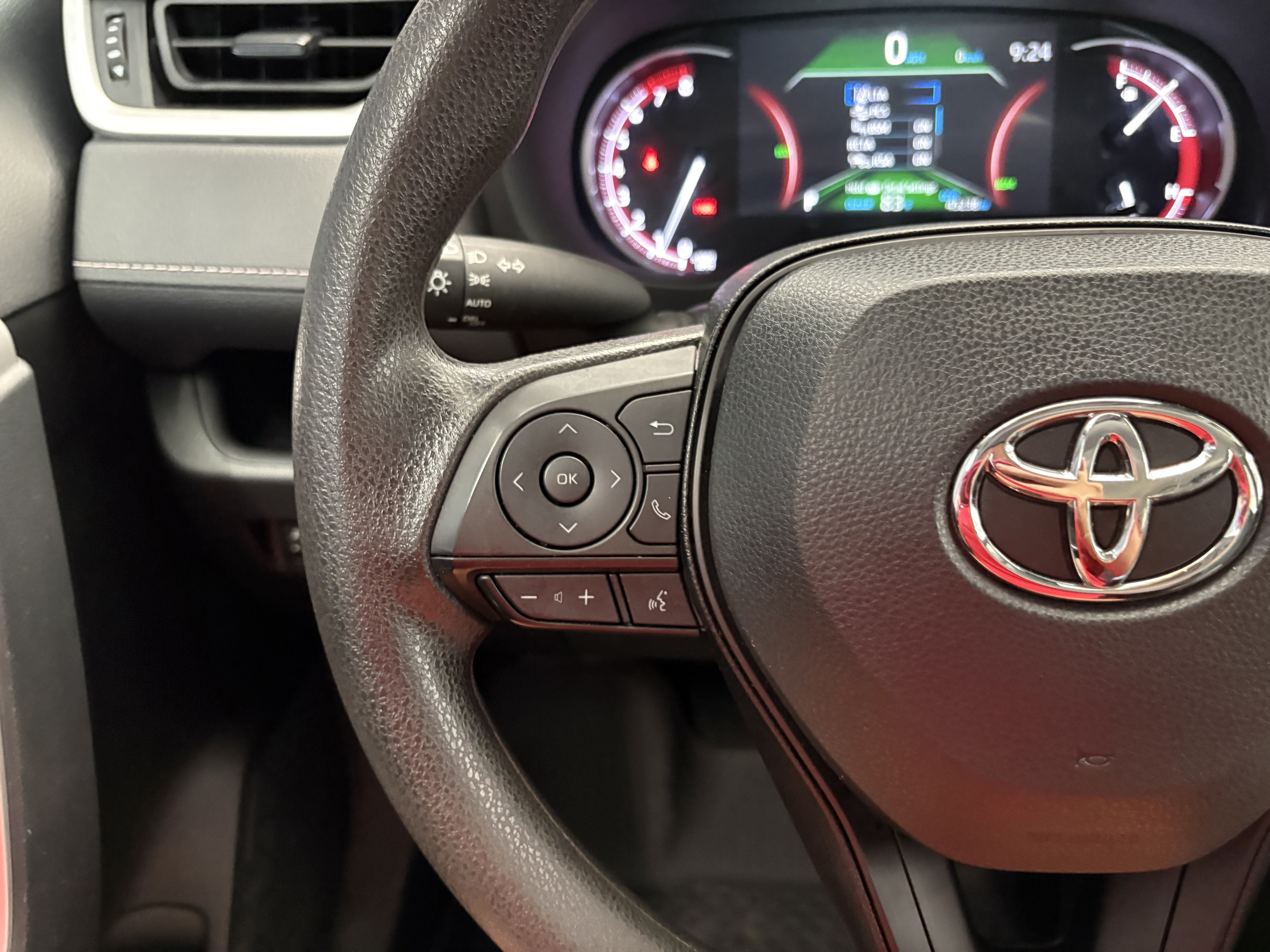 2025 Toyota RAV4 XLE FWD