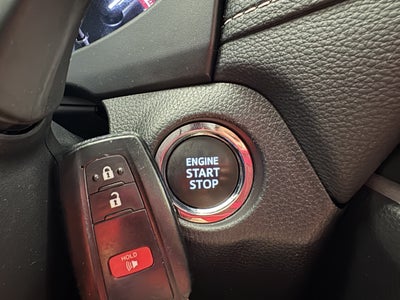 2025 Toyota RAV4 XLE FWD