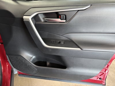 2025 Toyota RAV4 XLE FWD