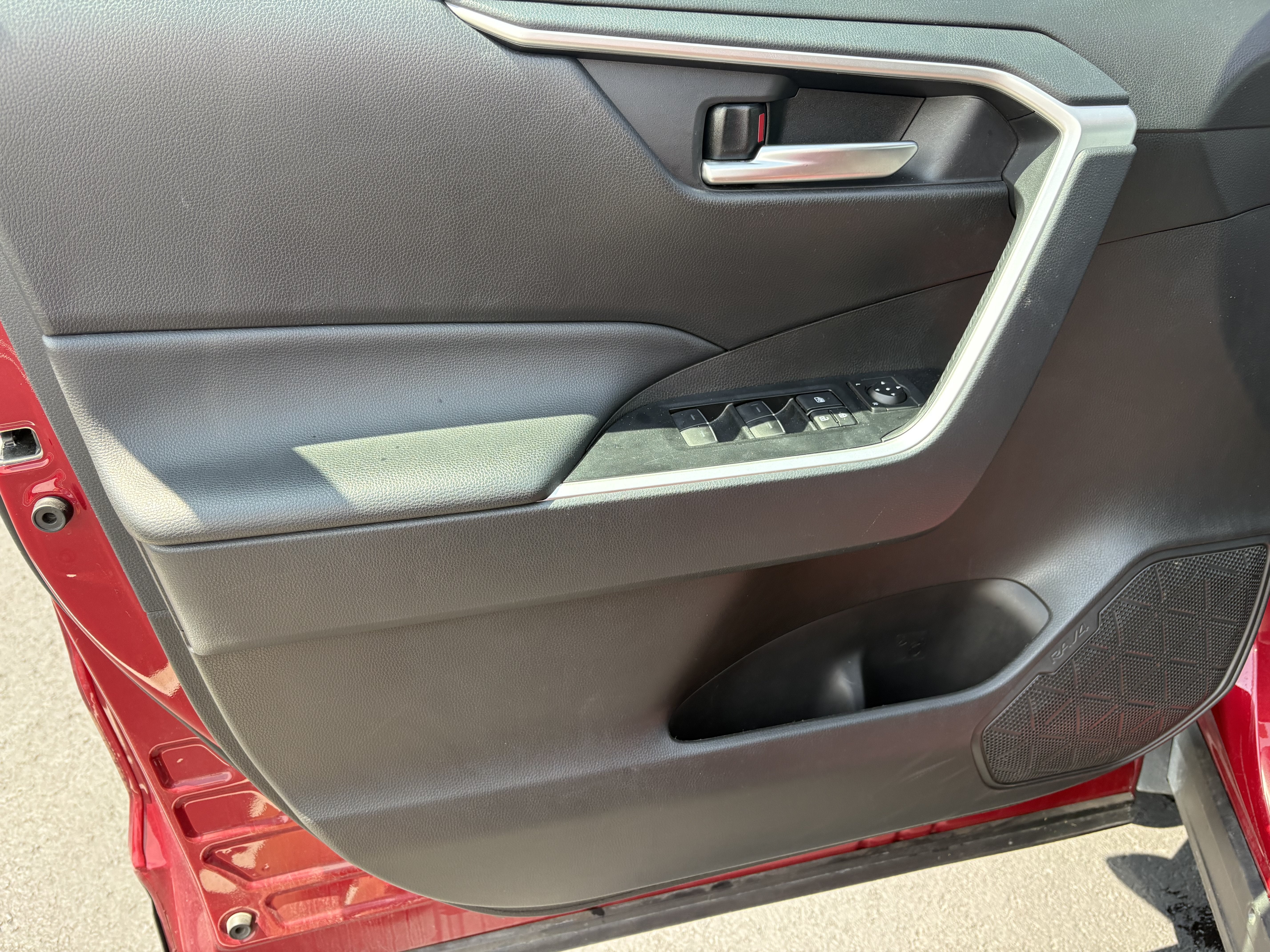 2025 Toyota RAV4 XLE FWD