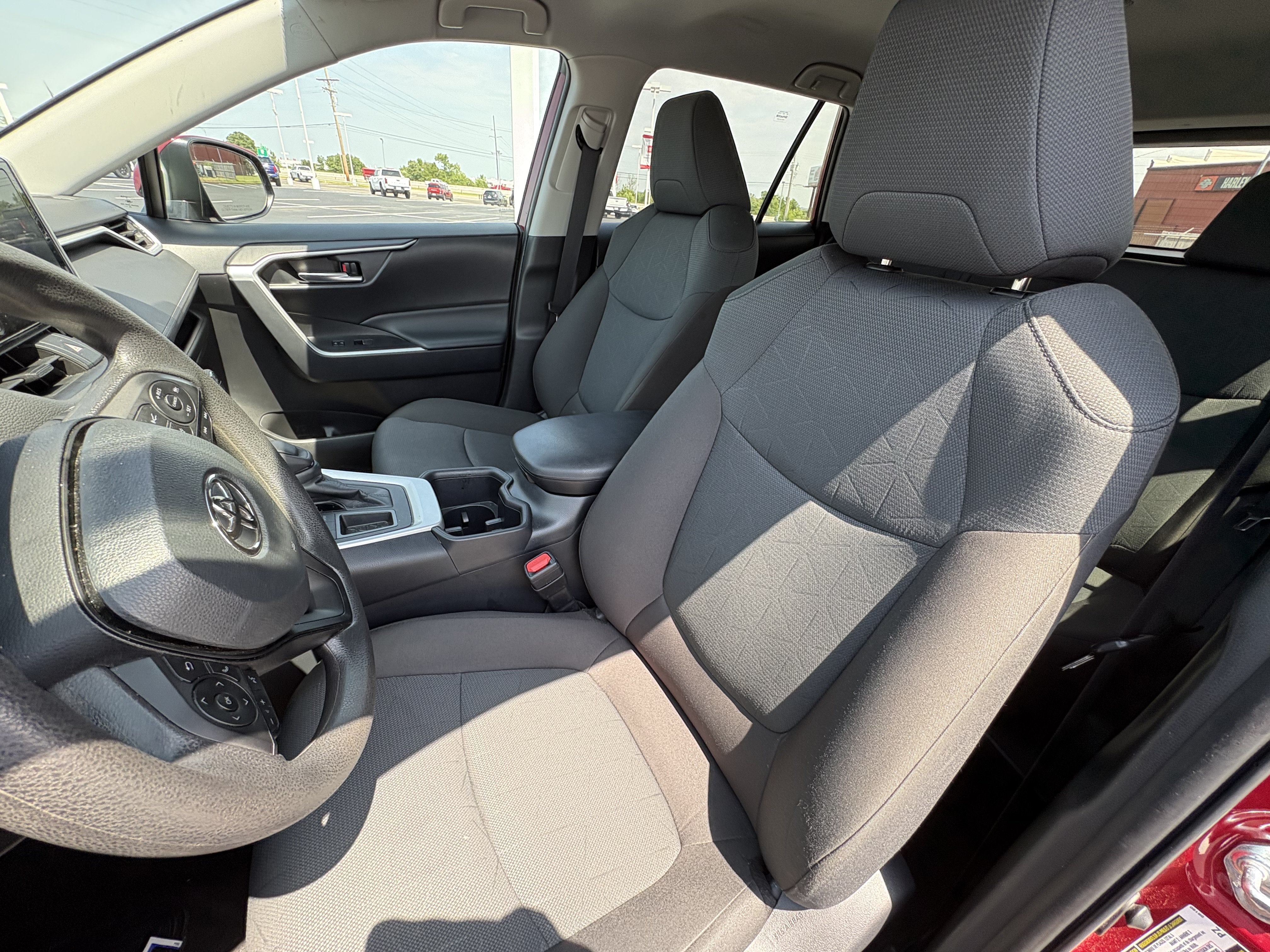 2025 Toyota RAV4 XLE FWD