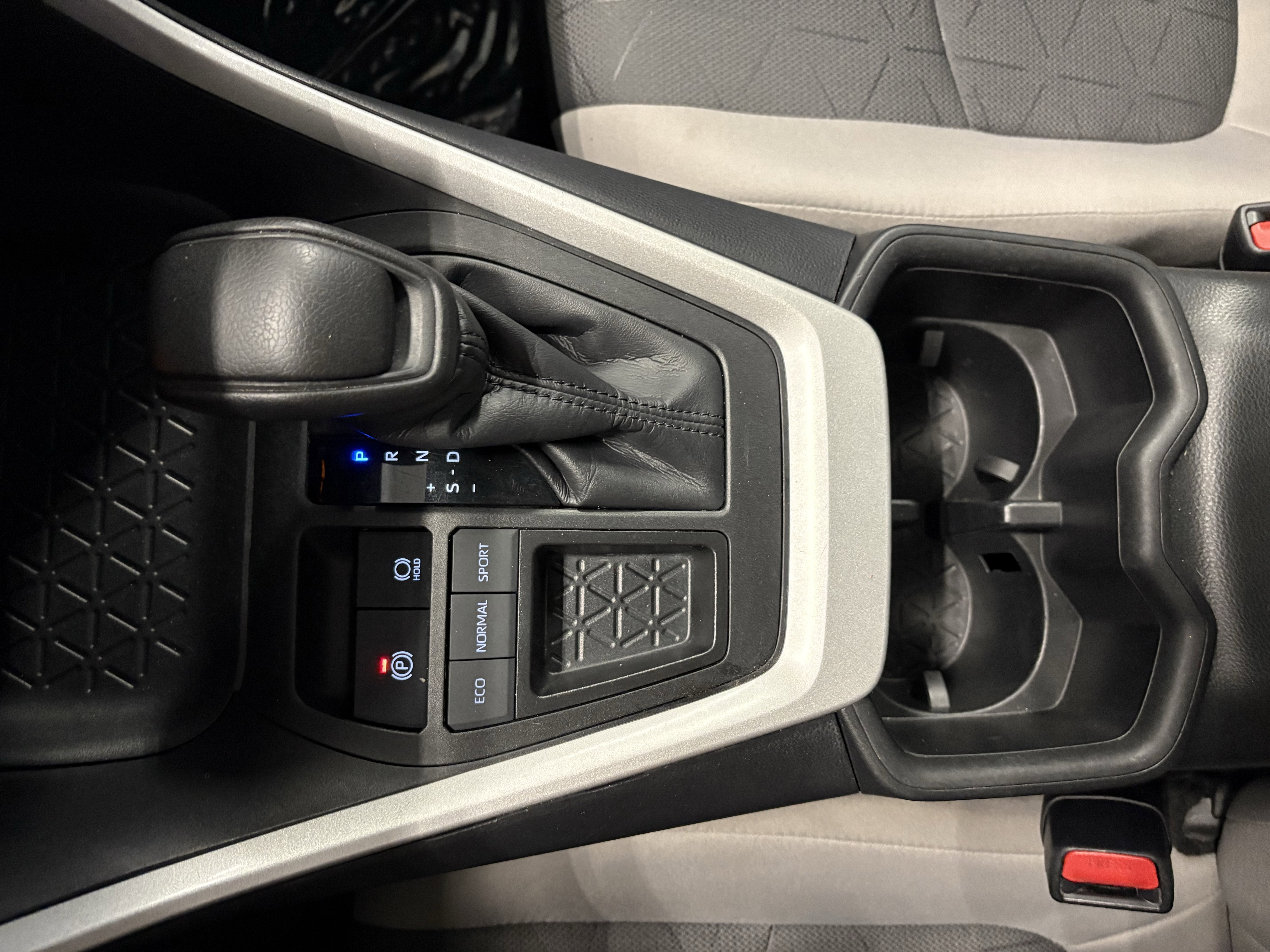 2024 Toyota RAV4 XLE FWD