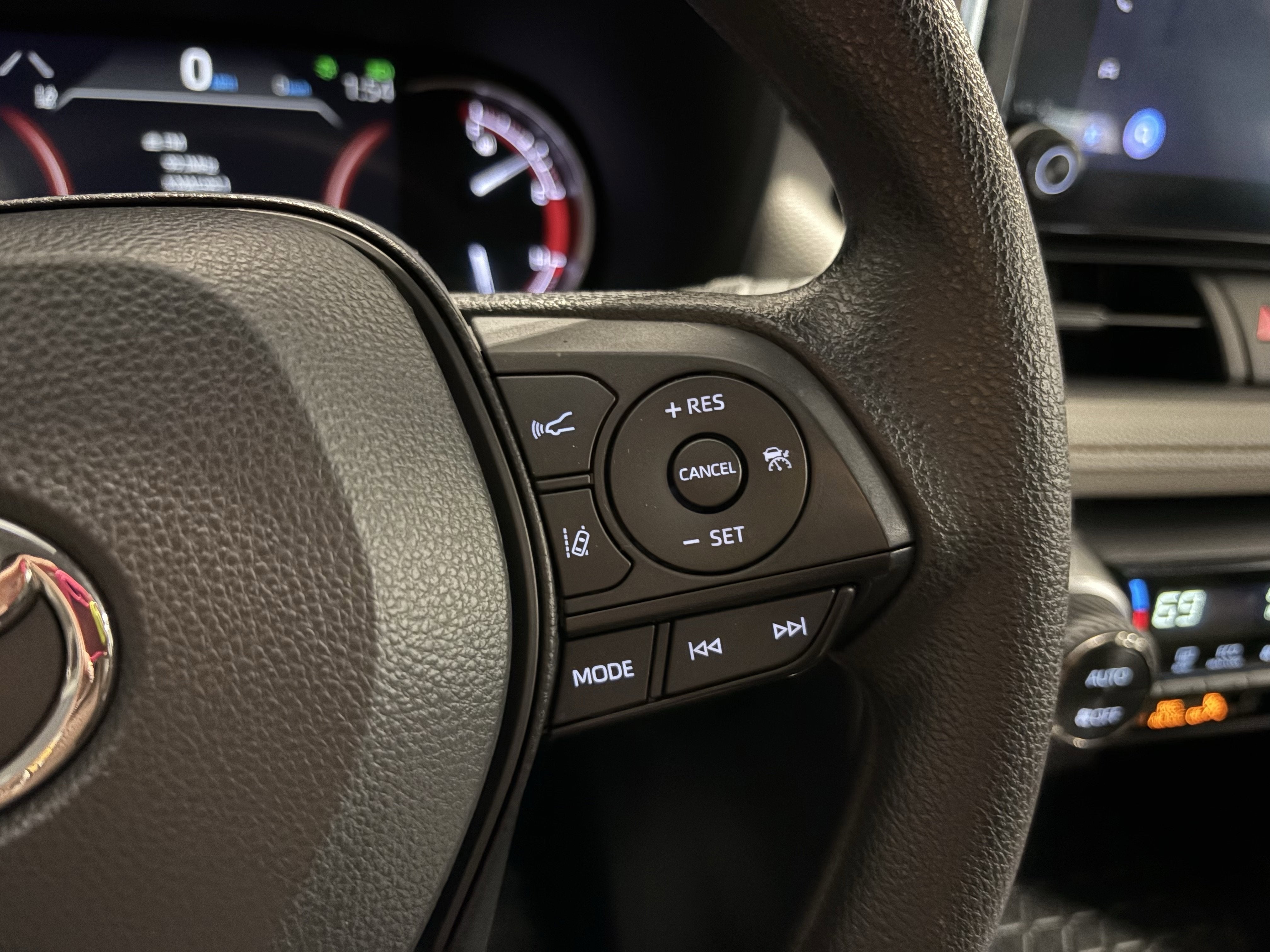 2024 Toyota RAV4 XLE FWD