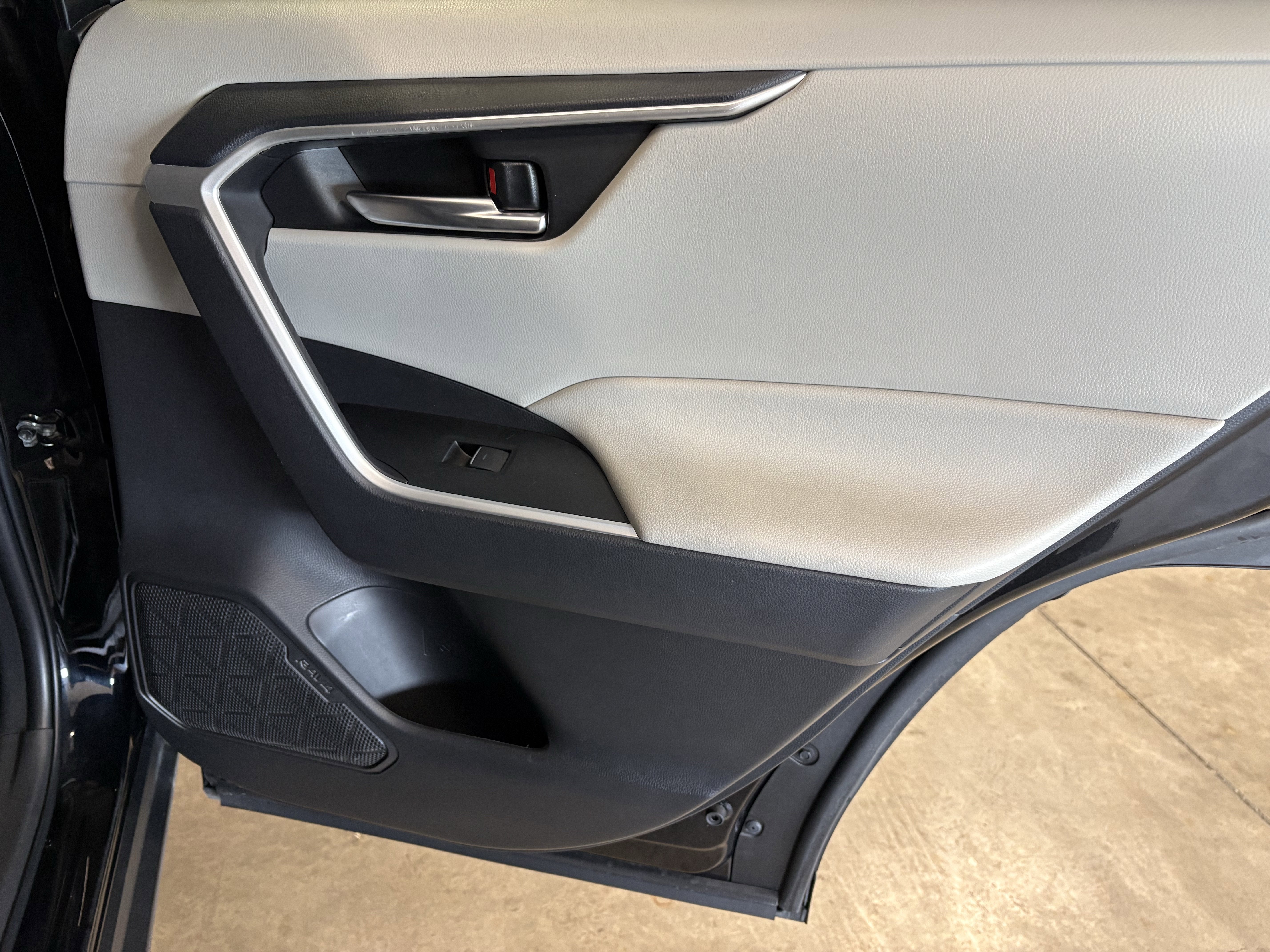 2024 Toyota RAV4 XLE FWD