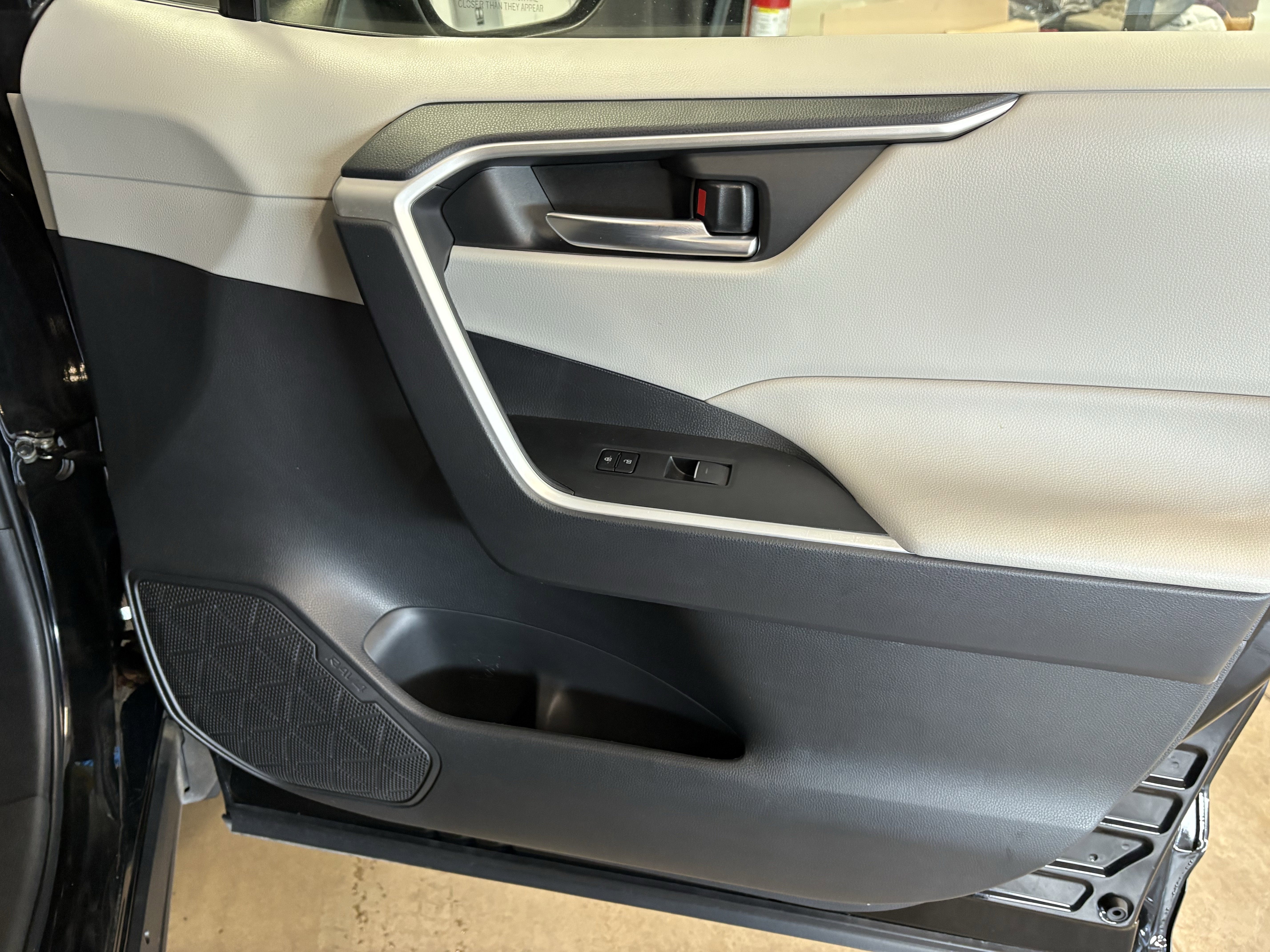 2024 Toyota RAV4 XLE FWD