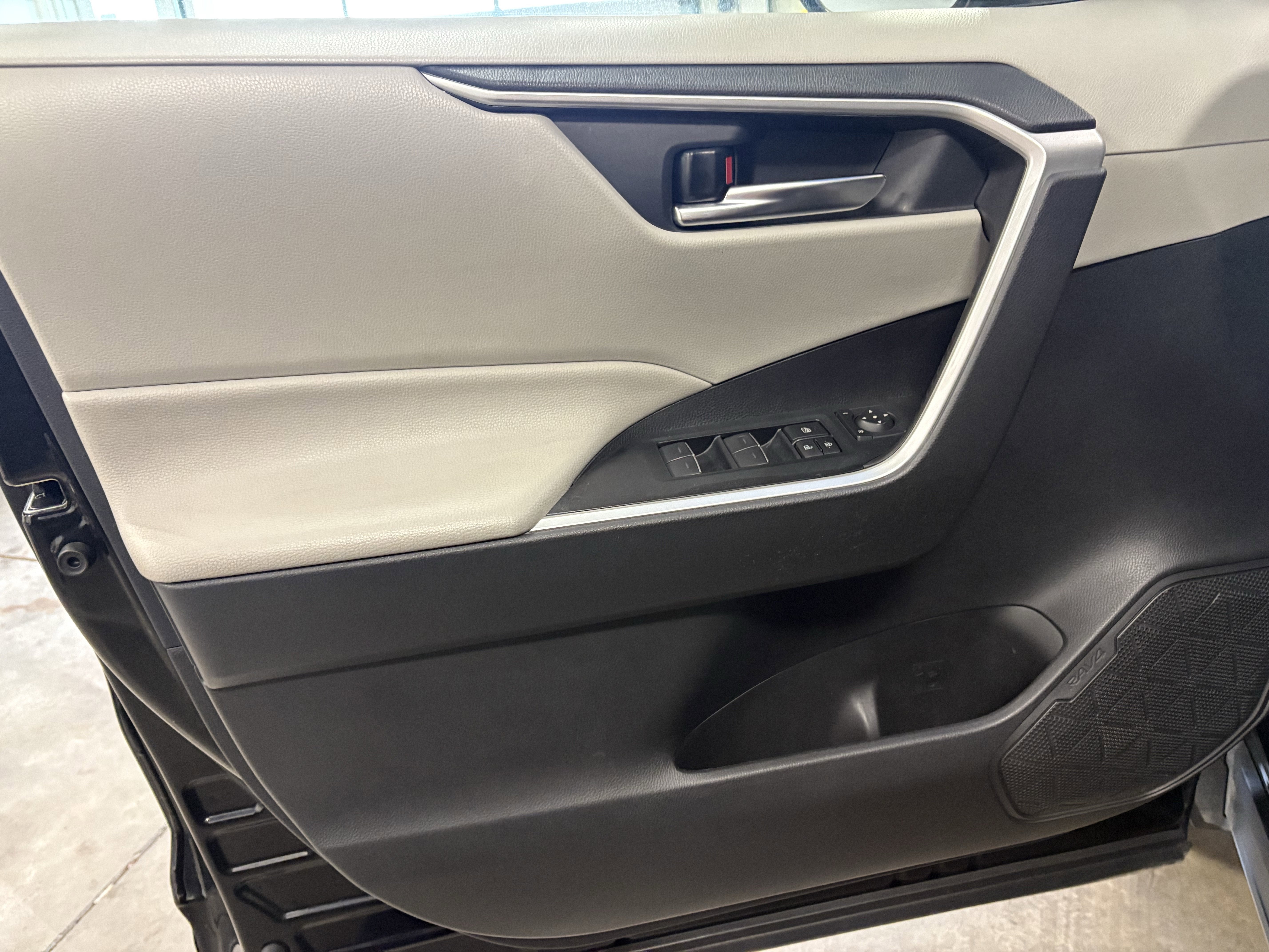 2024 Toyota RAV4 XLE FWD