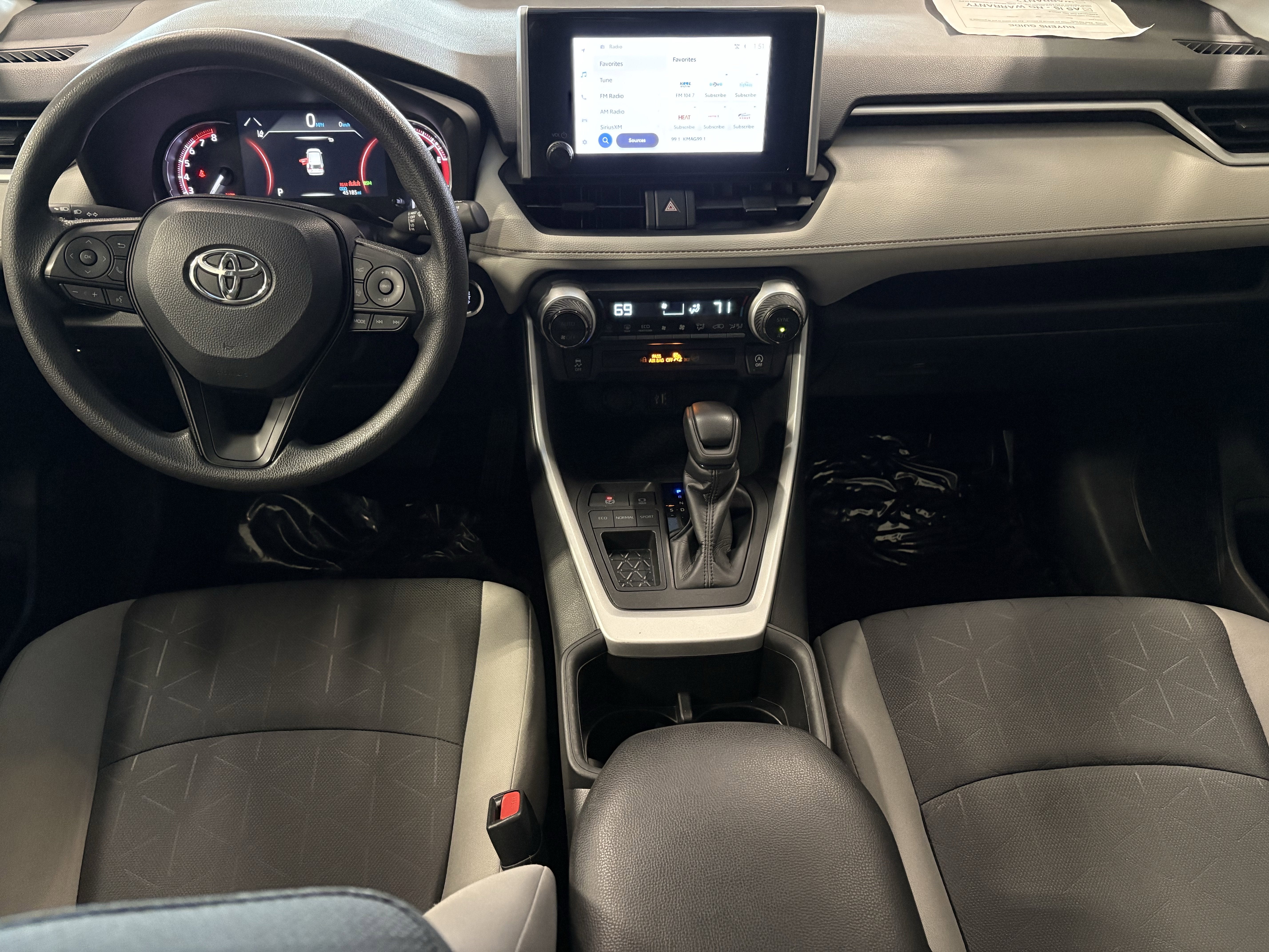 2024 Toyota RAV4 XLE FWD