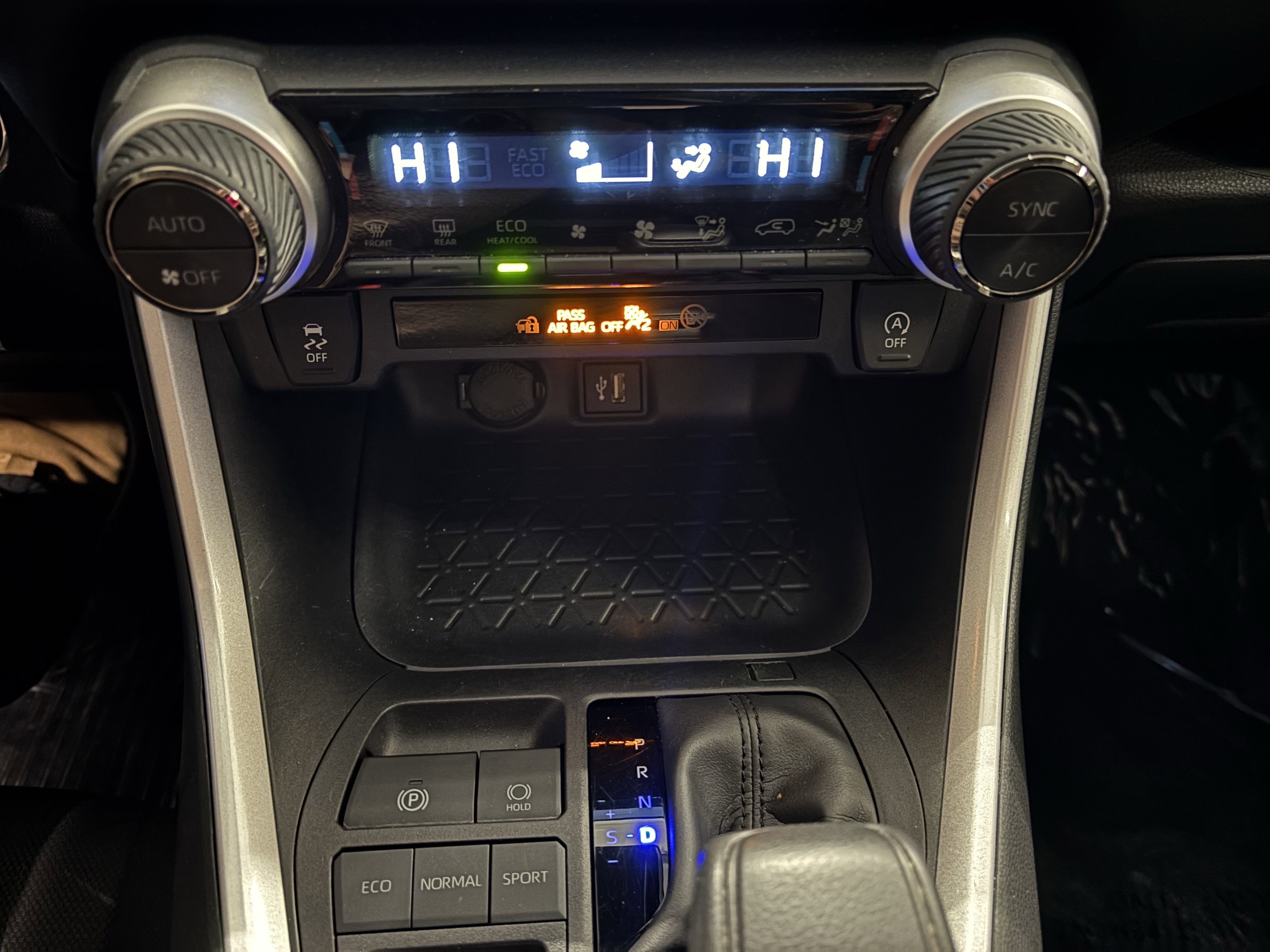 2024 Toyota RAV4 XLE FWD