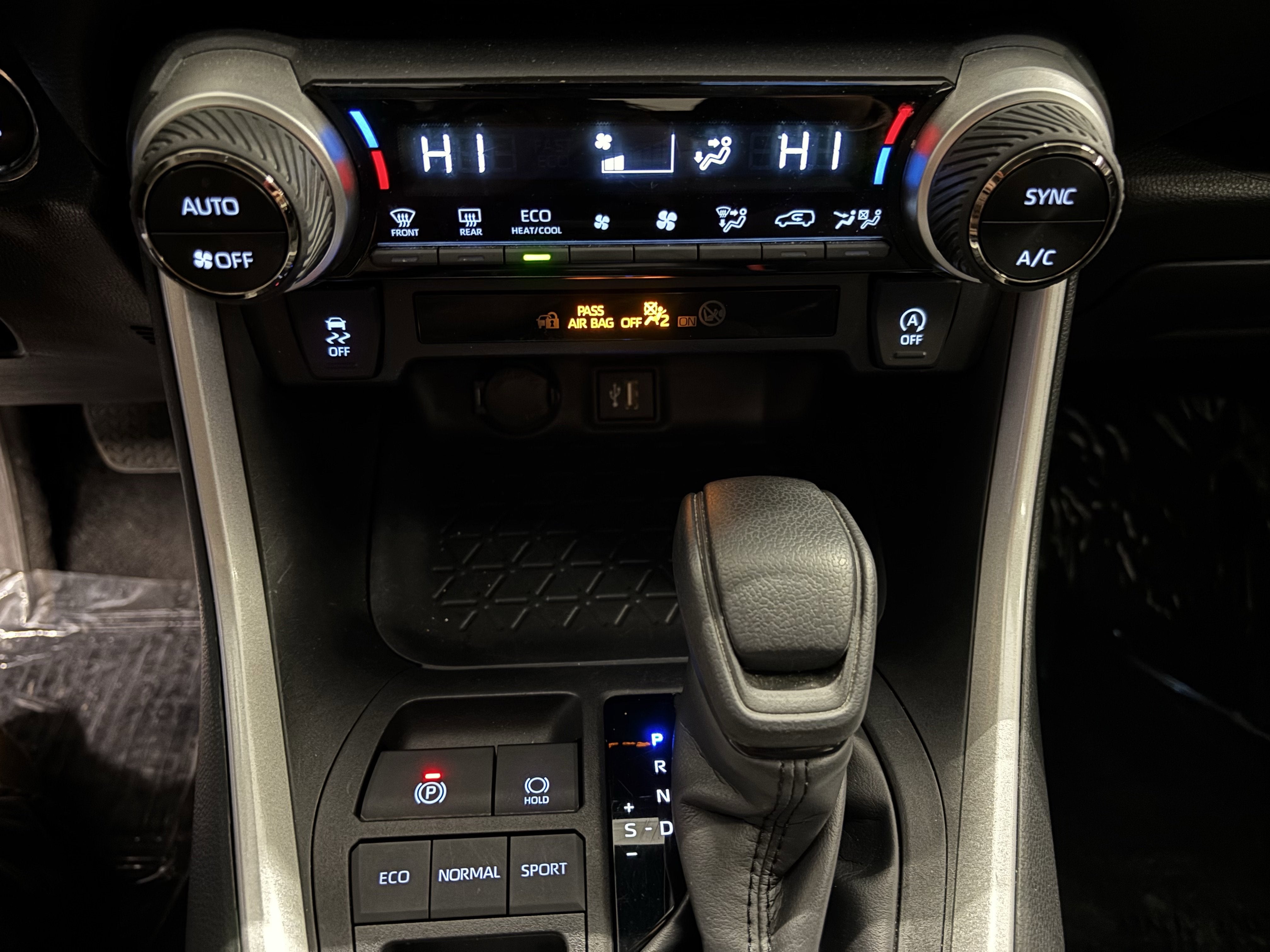 2024 Toyota RAV4 XLE FWD