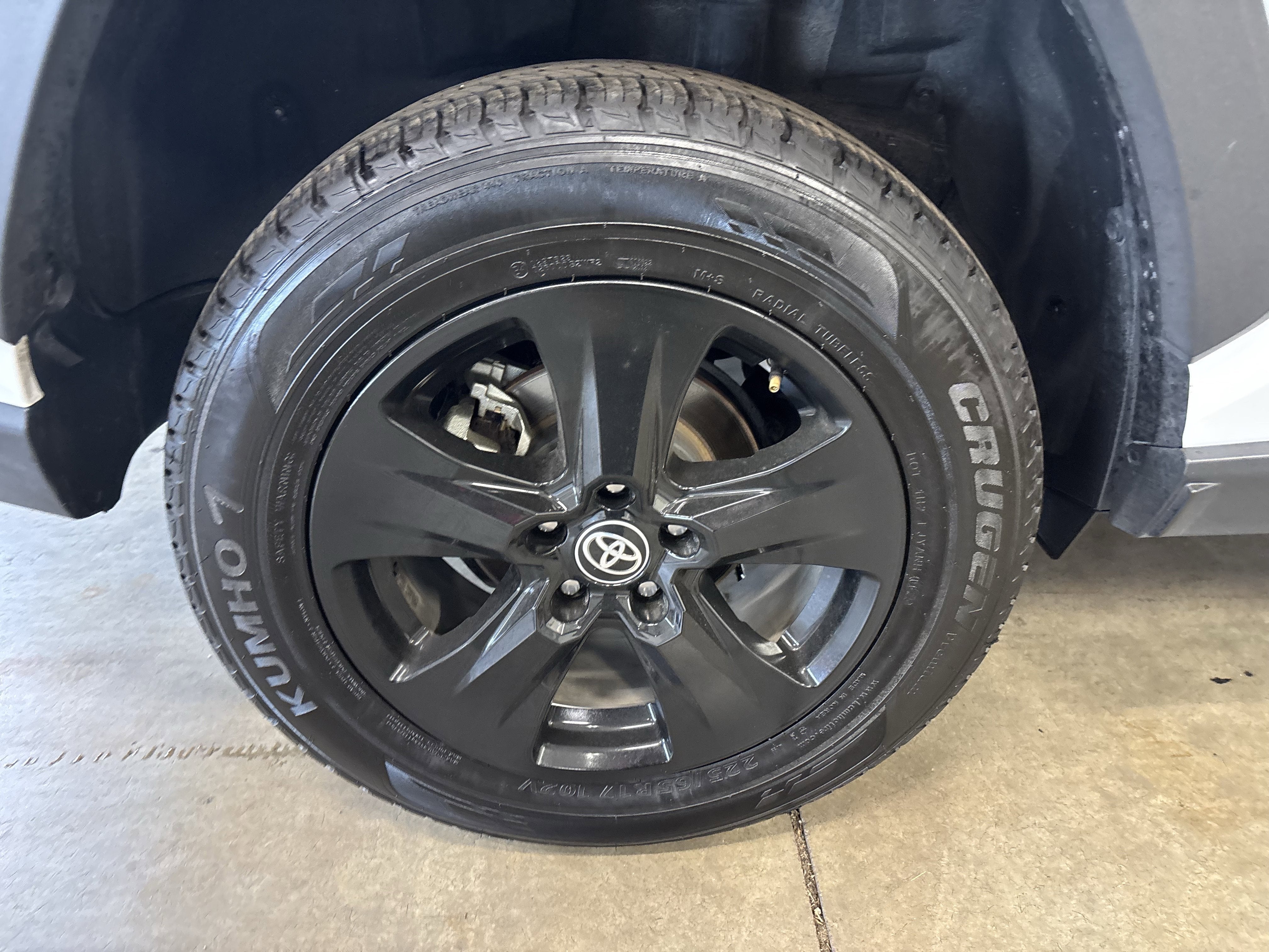 2024 Toyota RAV4 XLE FWD