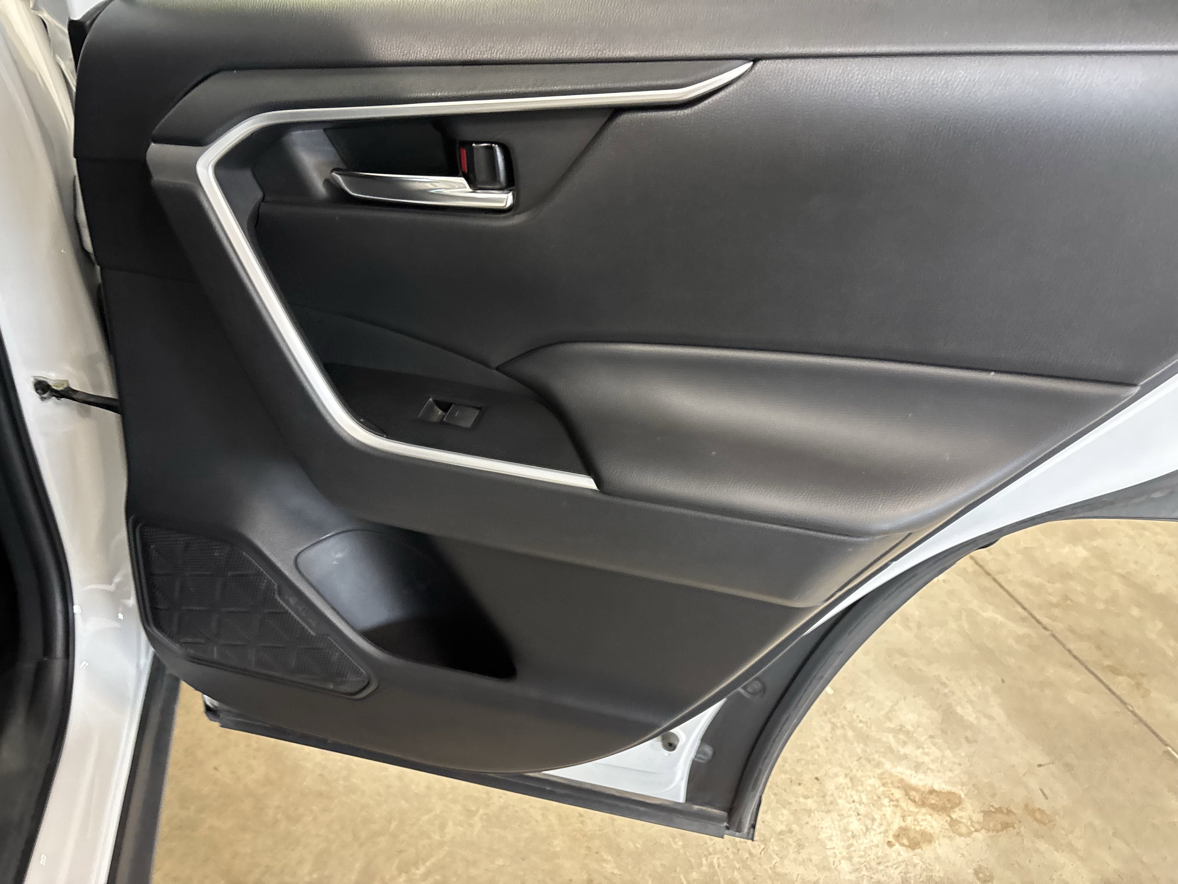 2024 Toyota RAV4 XLE FWD