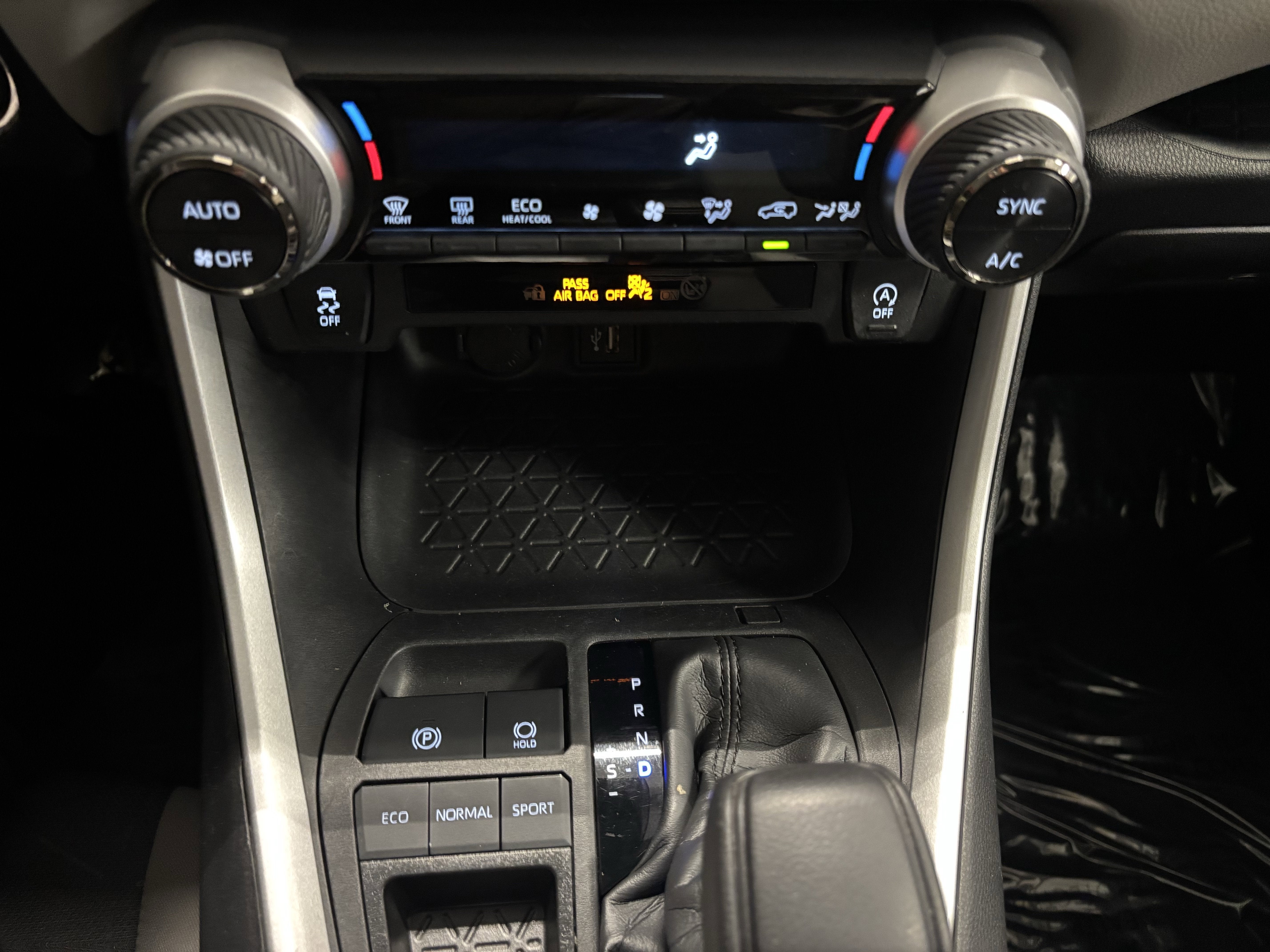 2024 Toyota RAV4 XLE FWD