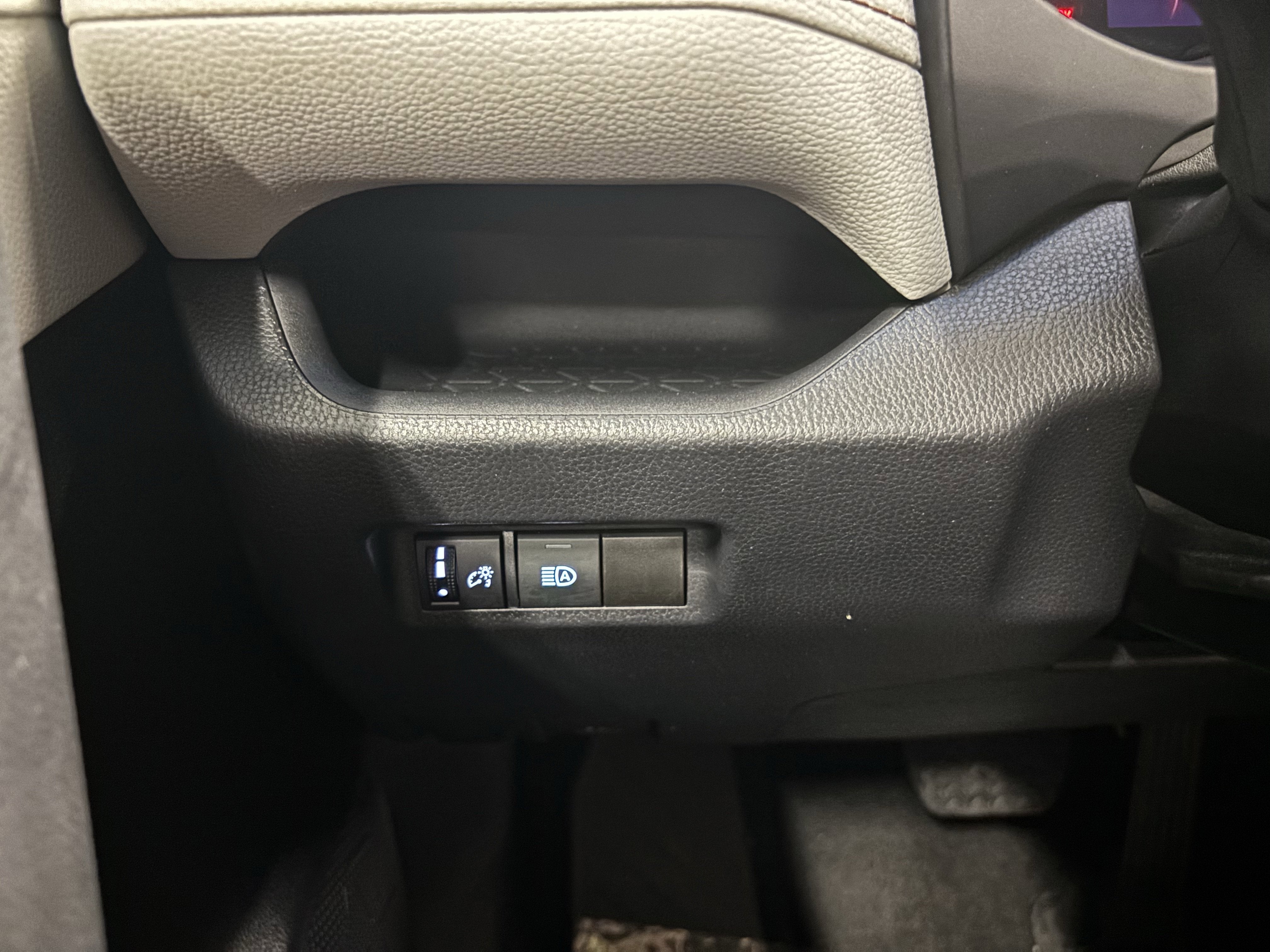 2024 Toyota RAV4 XLE FWD