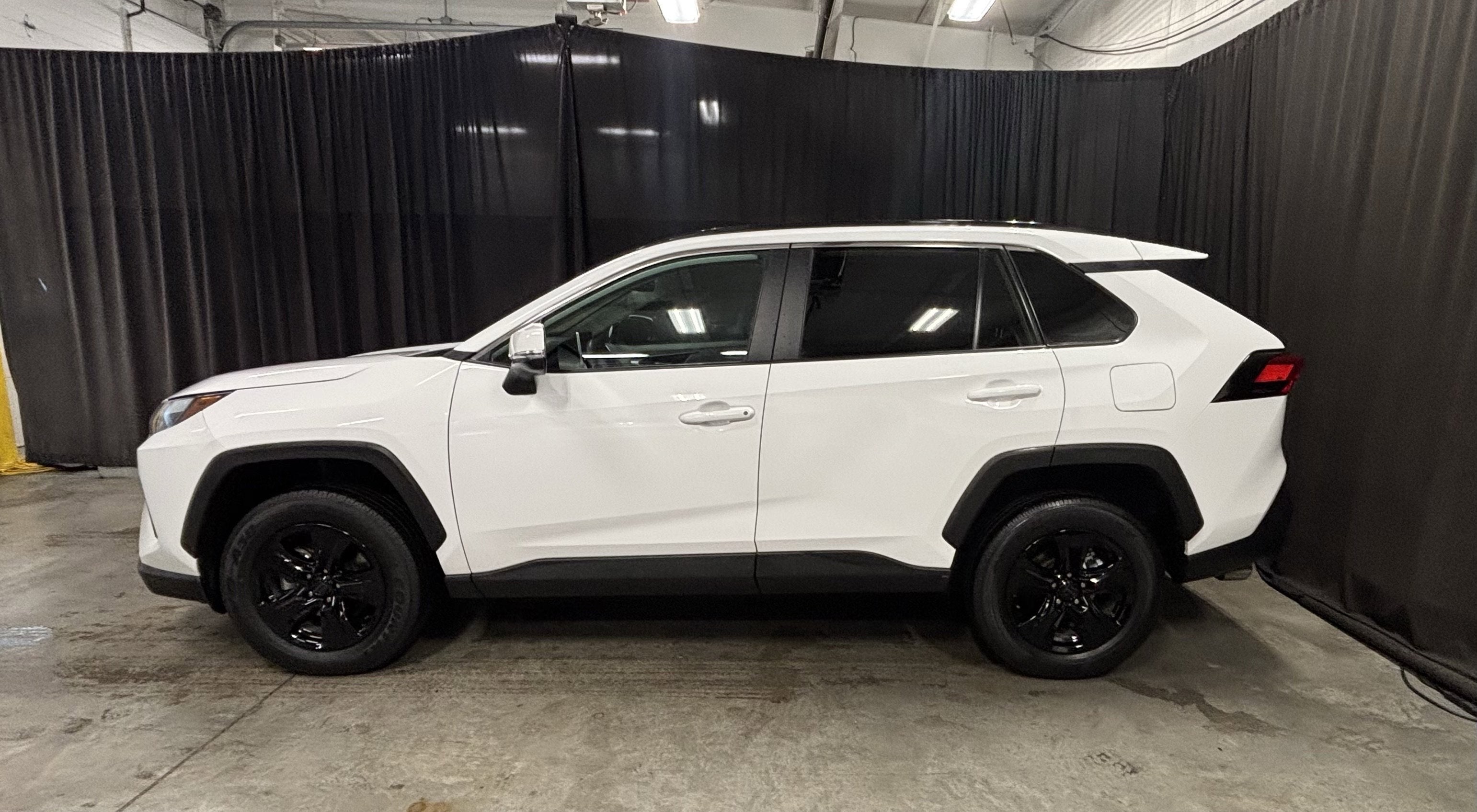 2024 Toyota RAV4 XLE FWD