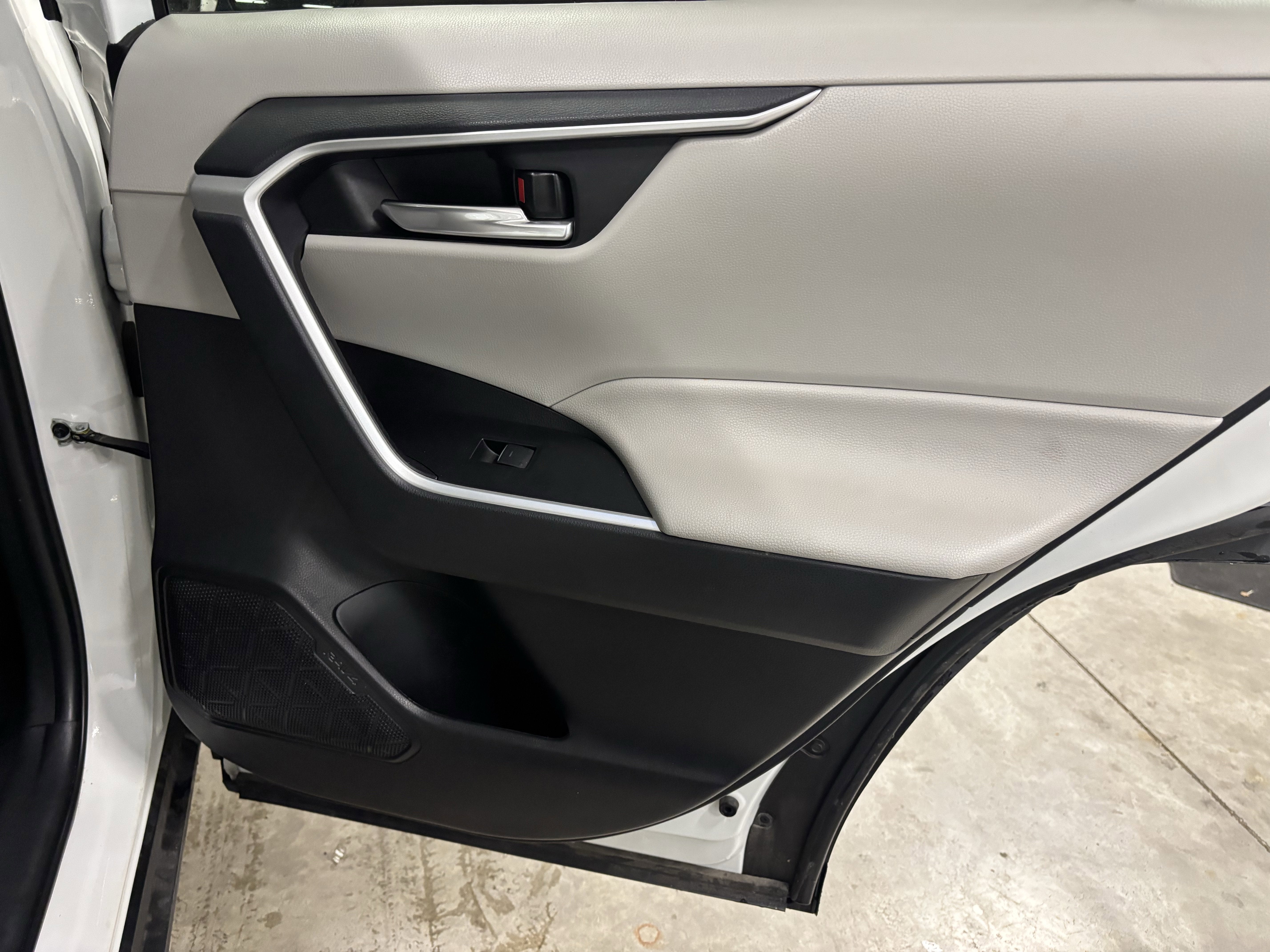 2024 Toyota RAV4 XLE FWD