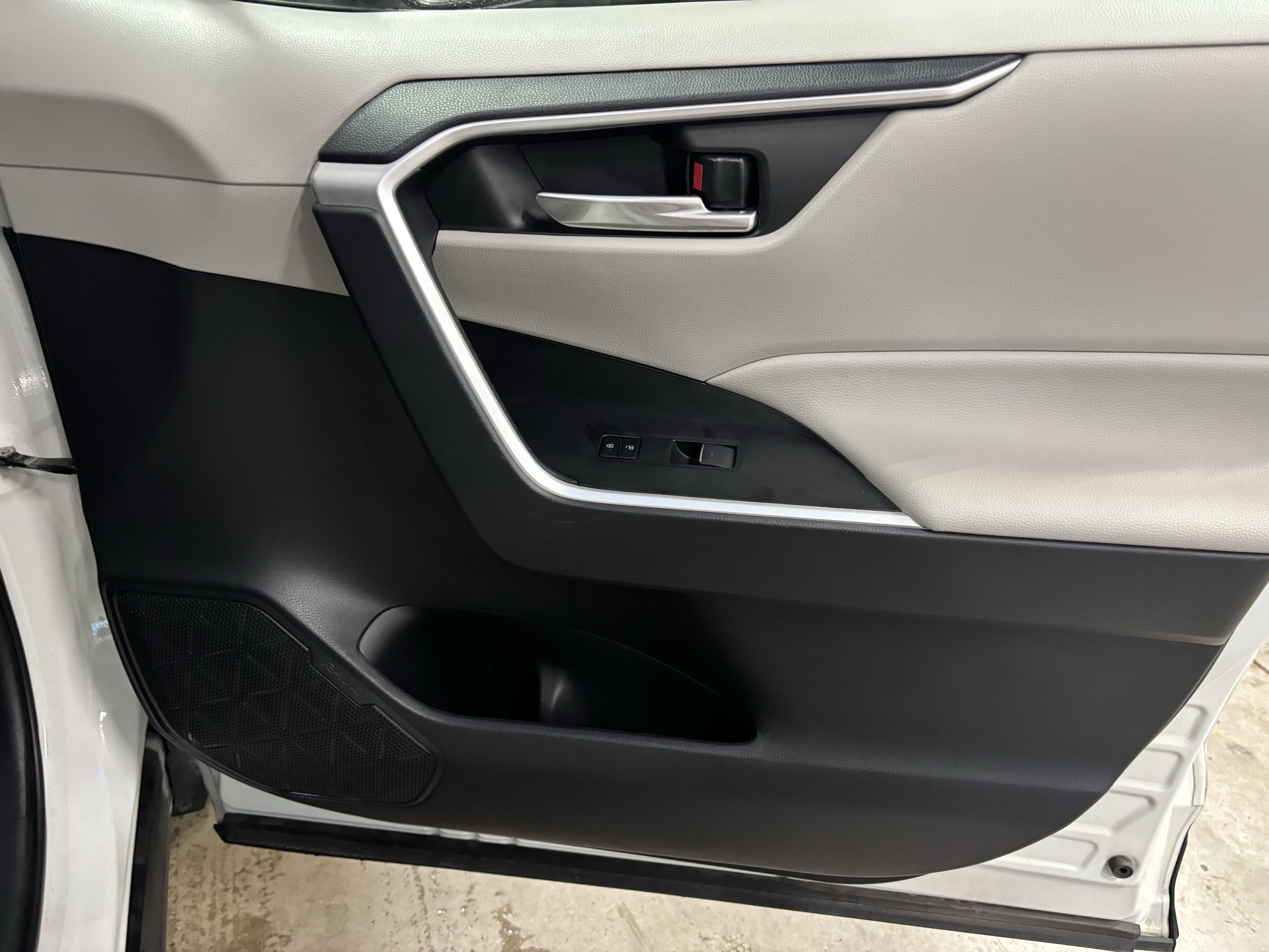 2024 Toyota RAV4 XLE FWD