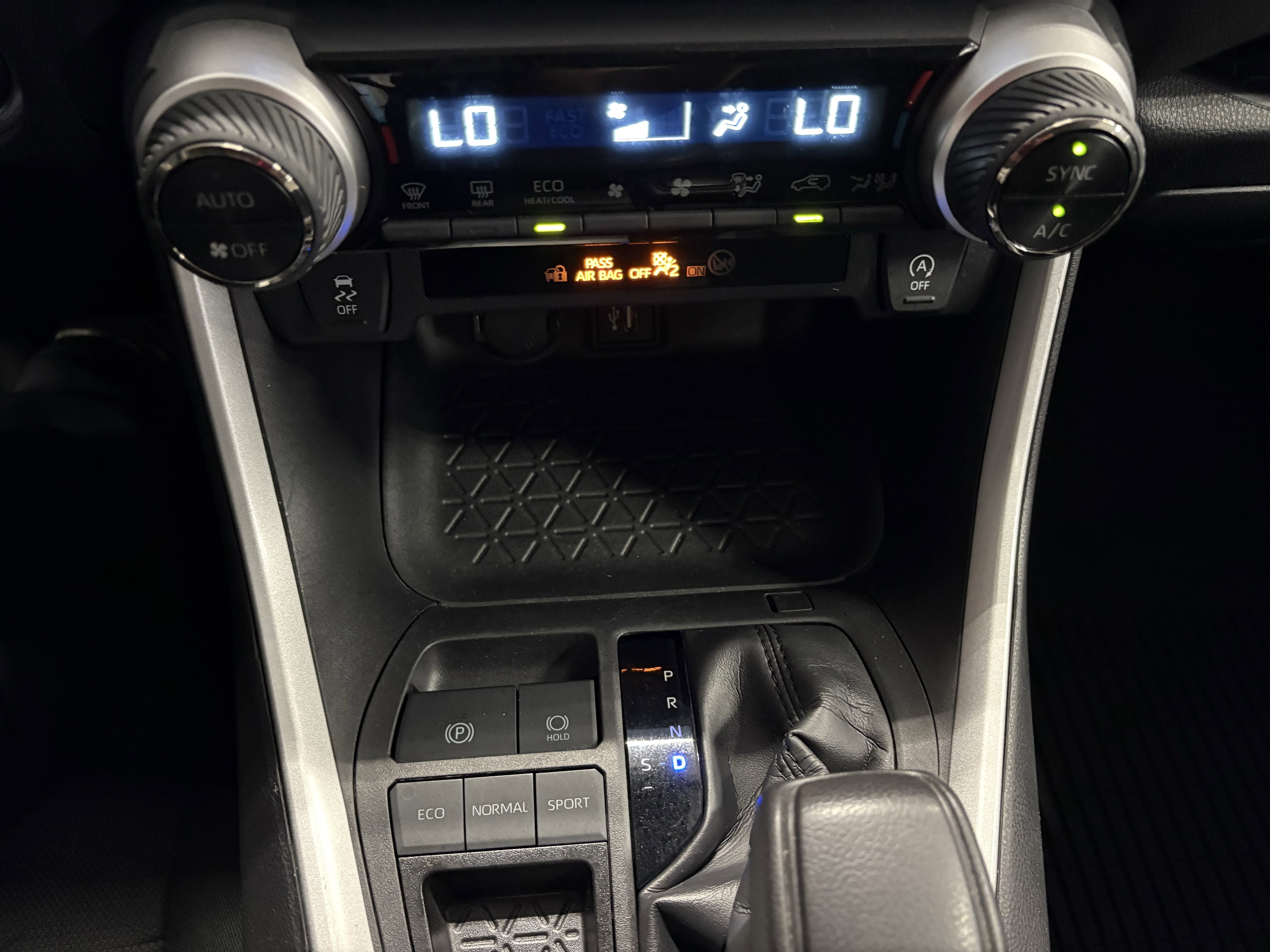 2024 Toyota RAV4 XLE FWD