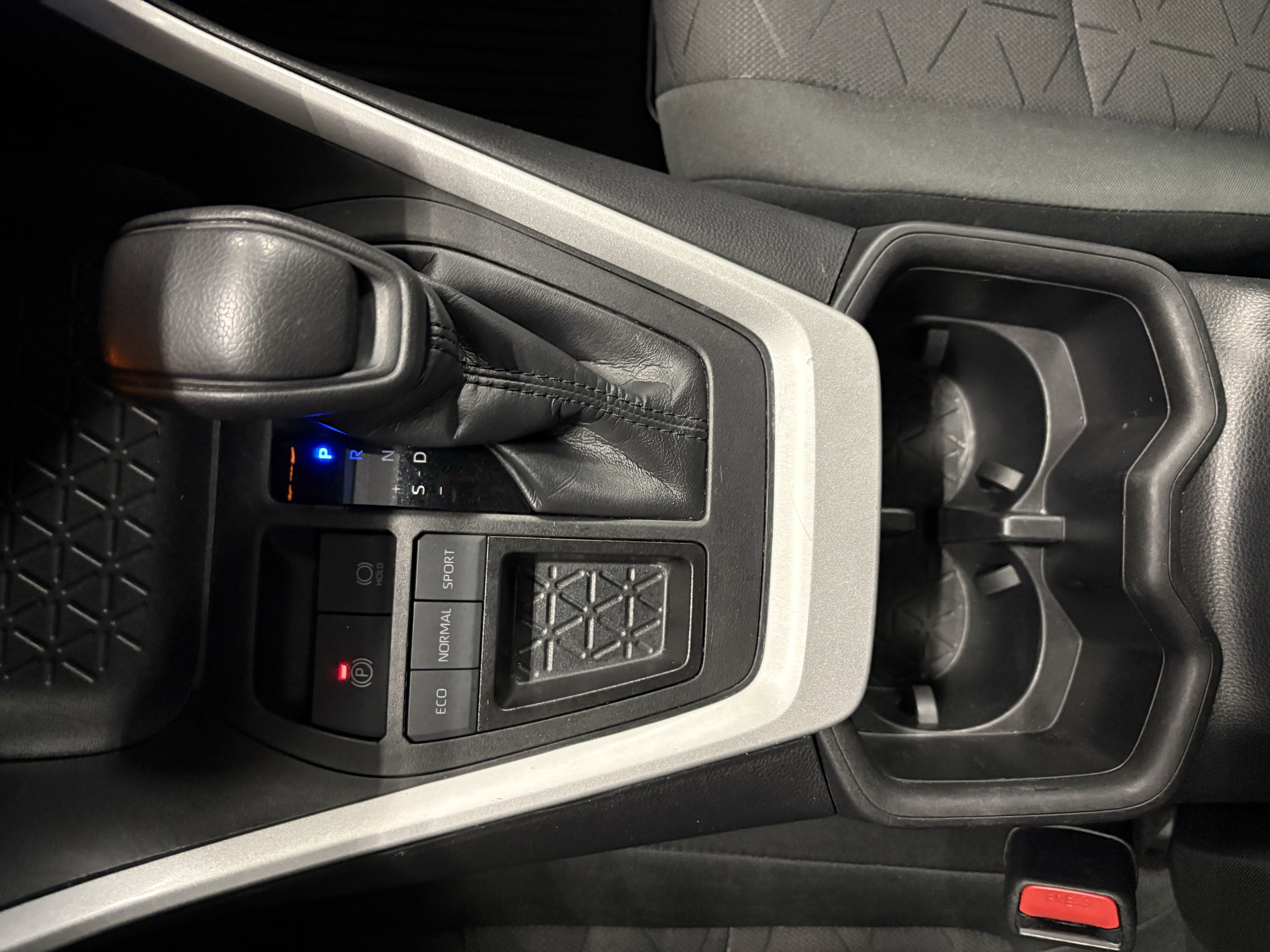 2024 Toyota RAV4 XLE FWD