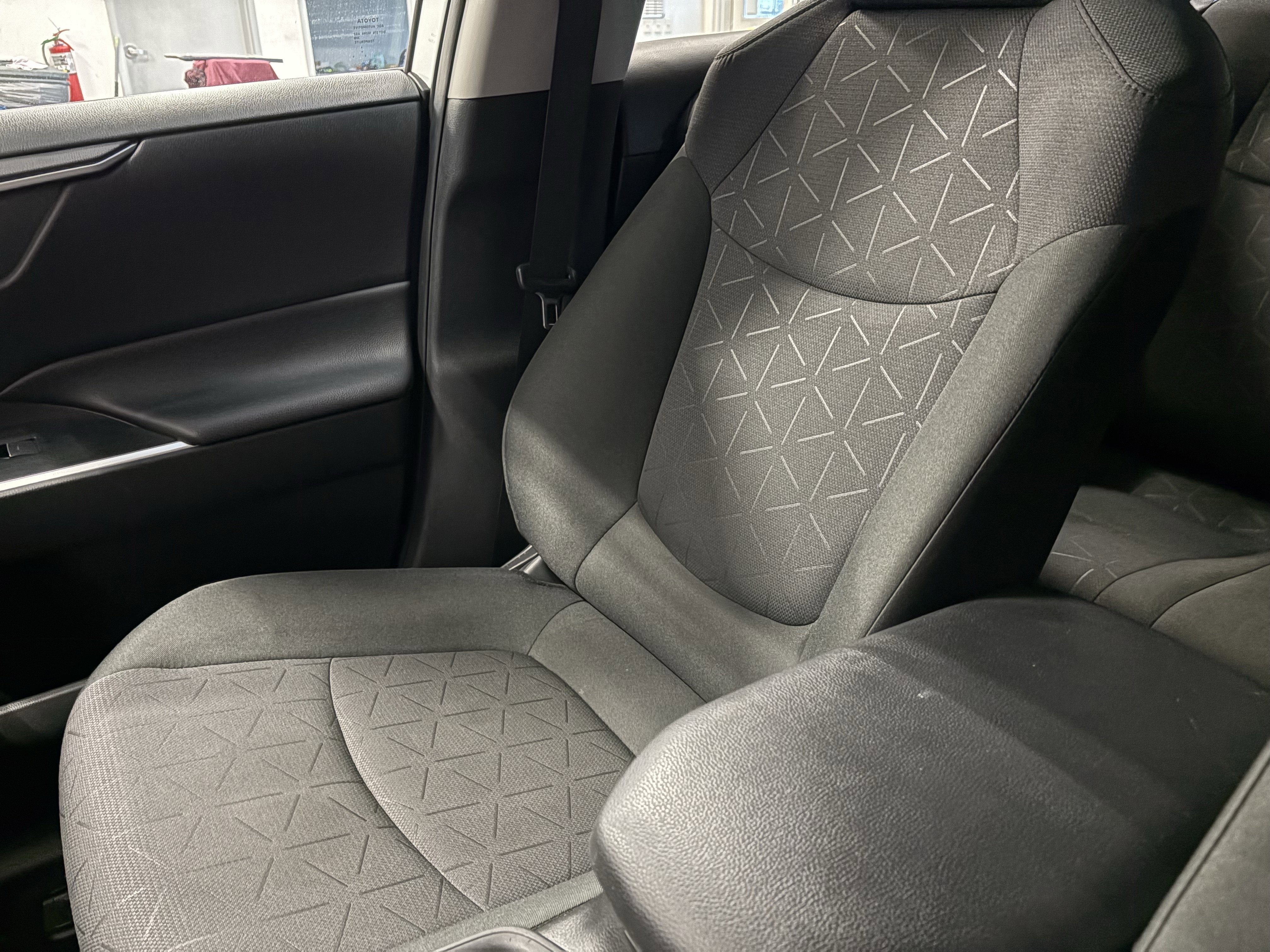 2024 Toyota RAV4 XLE FWD