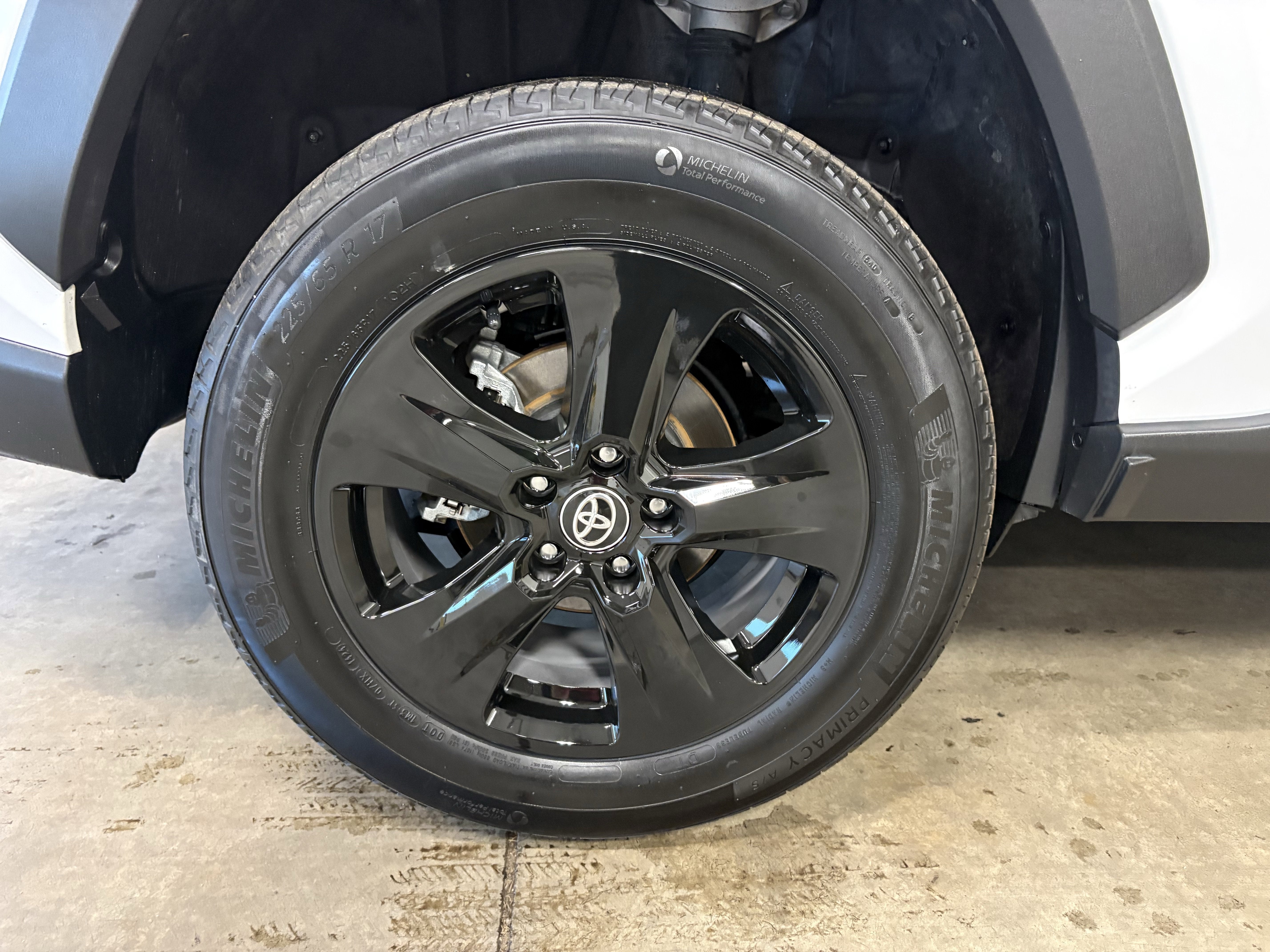 2024 Toyota RAV4 XLE FWD