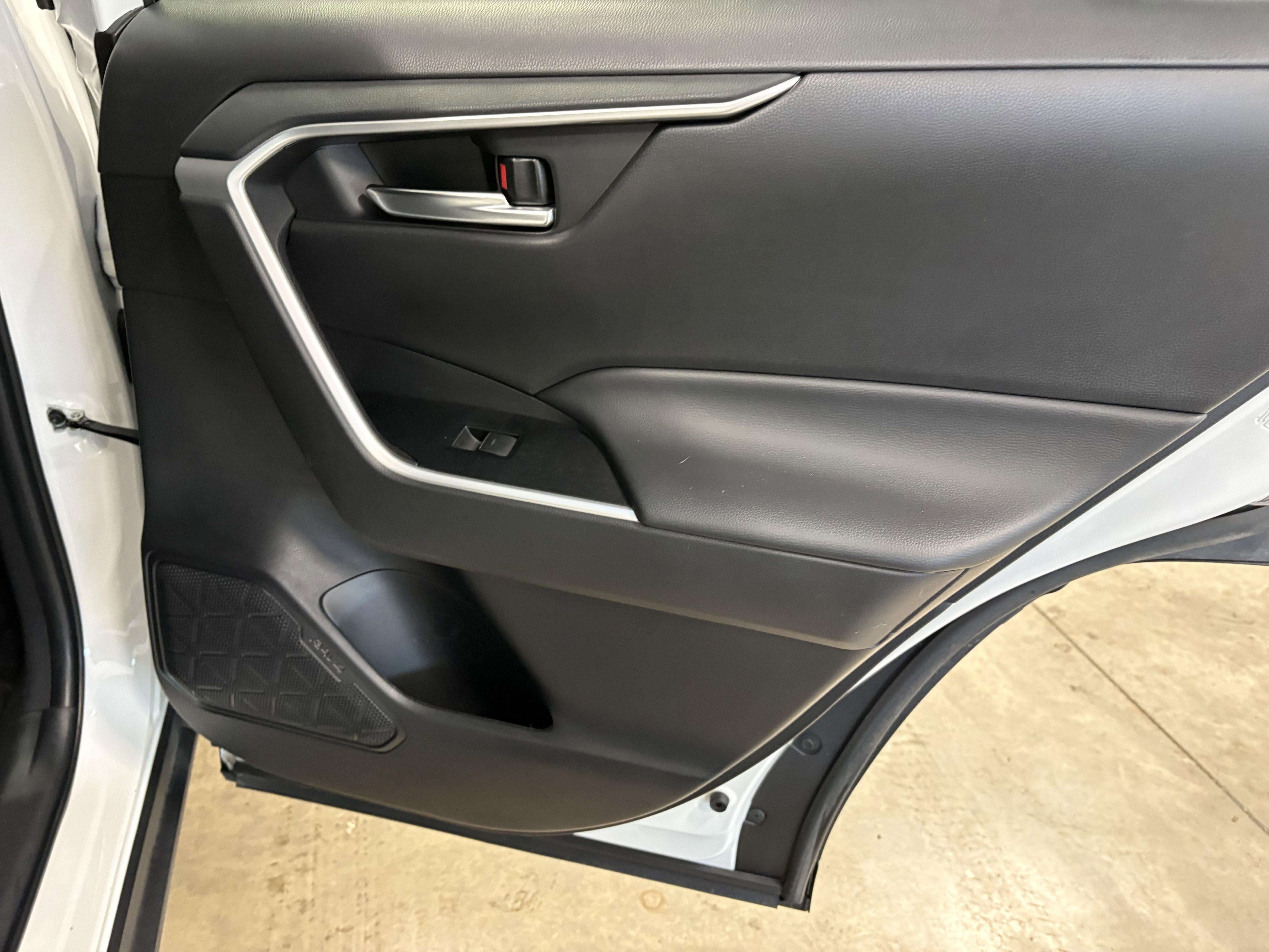 2024 Toyota RAV4 XLE FWD