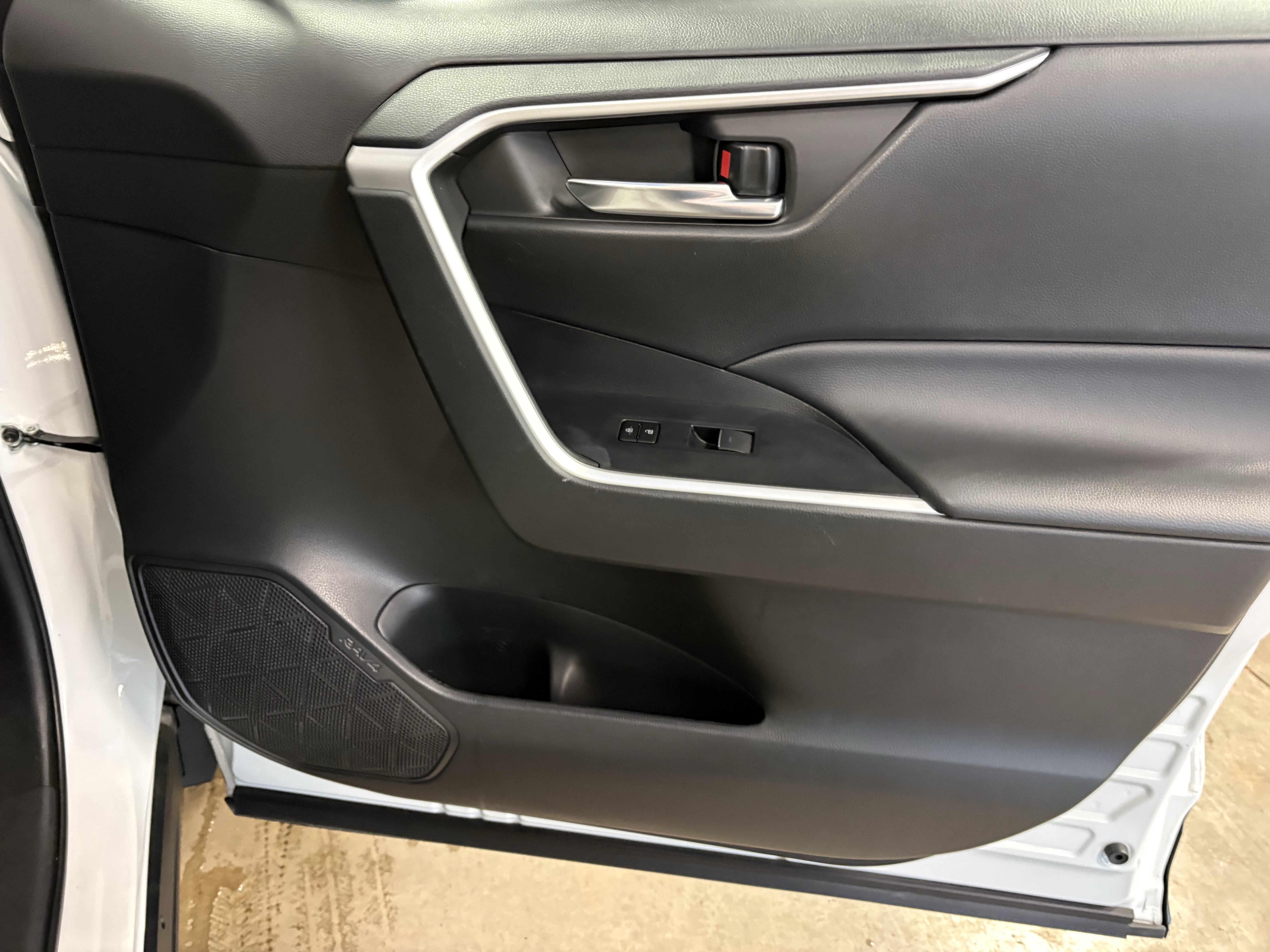 2024 Toyota RAV4 XLE FWD