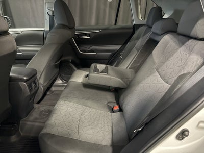 2024 Toyota RAV4 XLE FWD