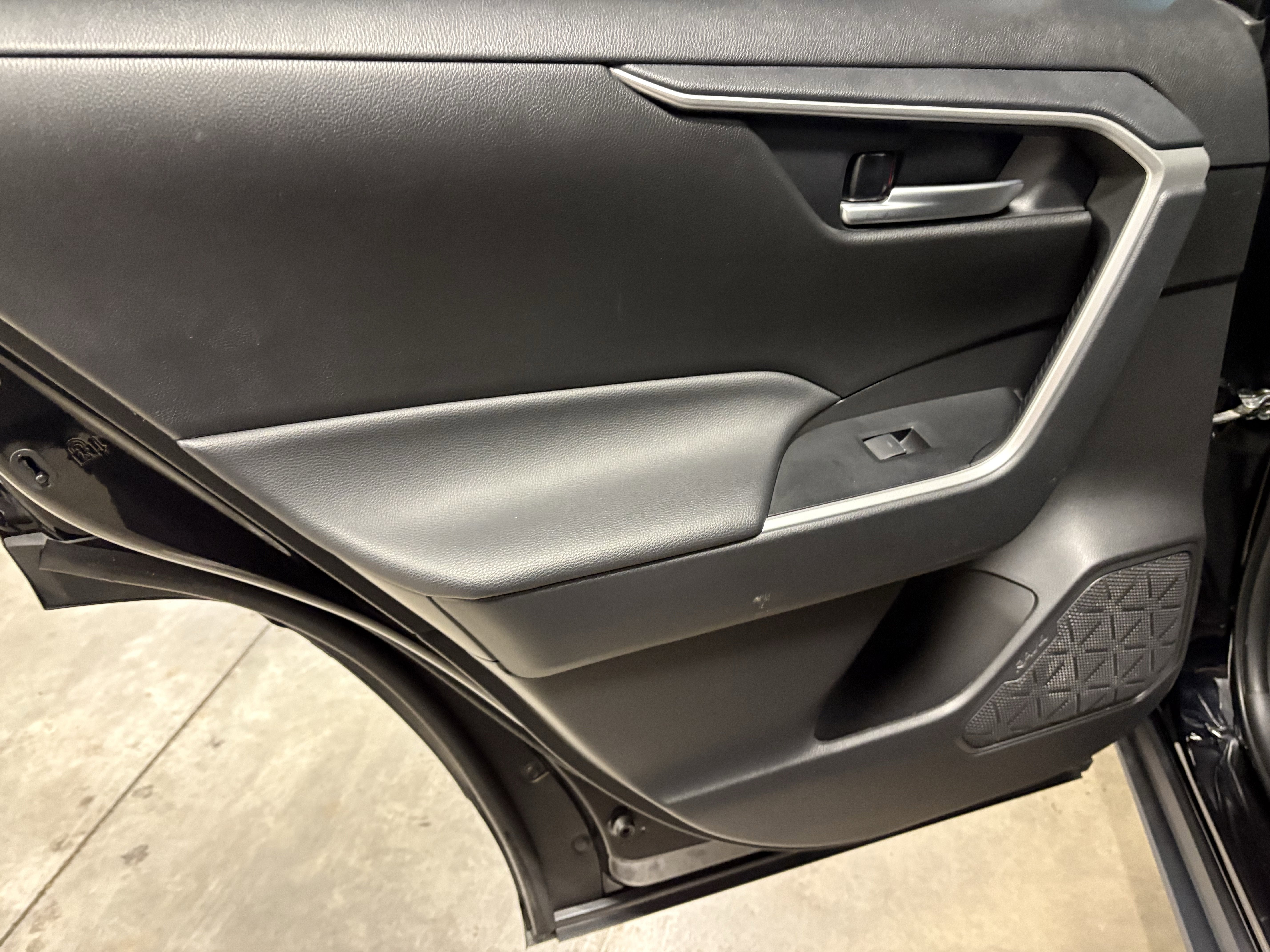 2025 Toyota RAV4 XLE FWD