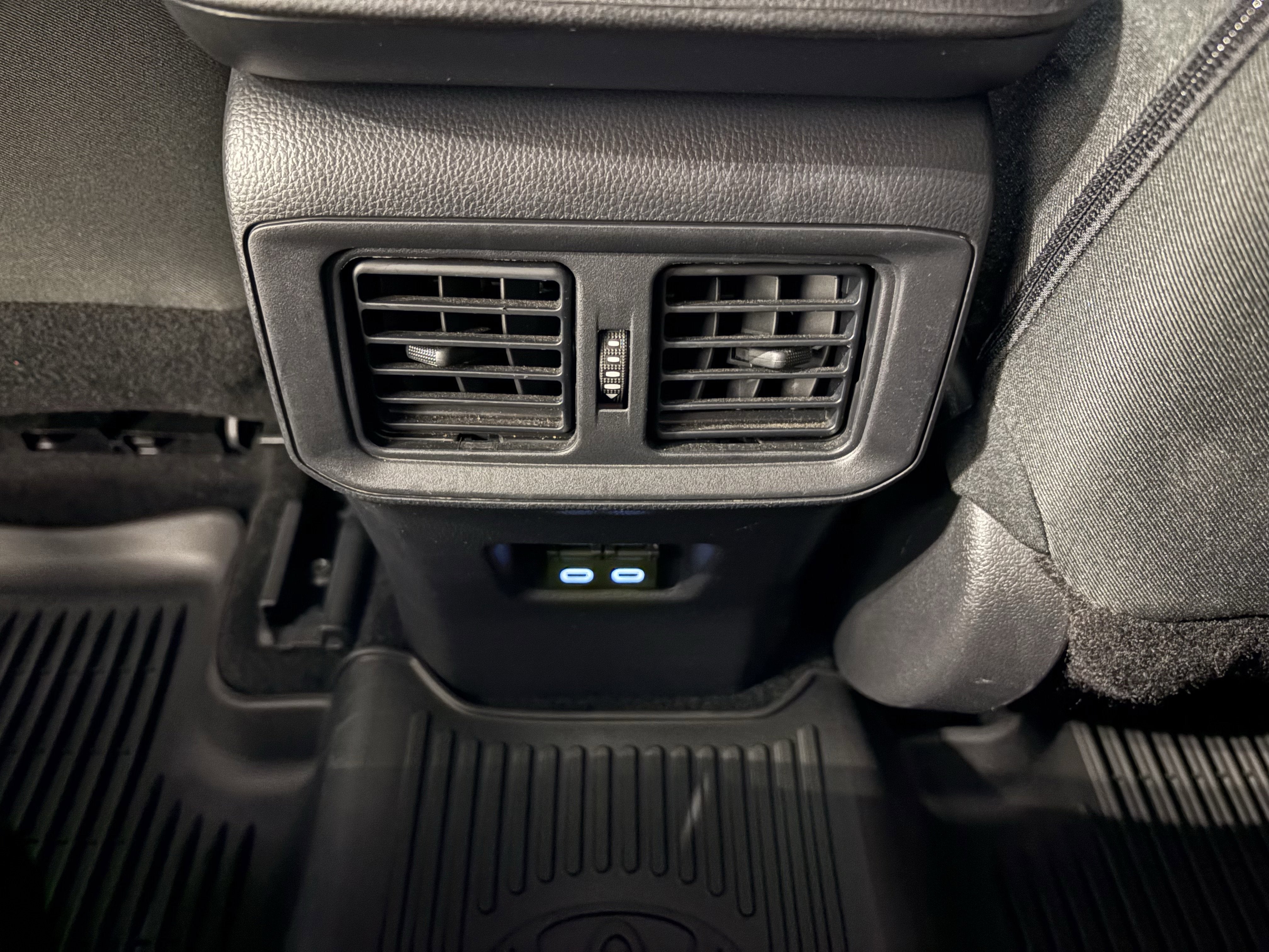 2025 Toyota RAV4 XLE FWD