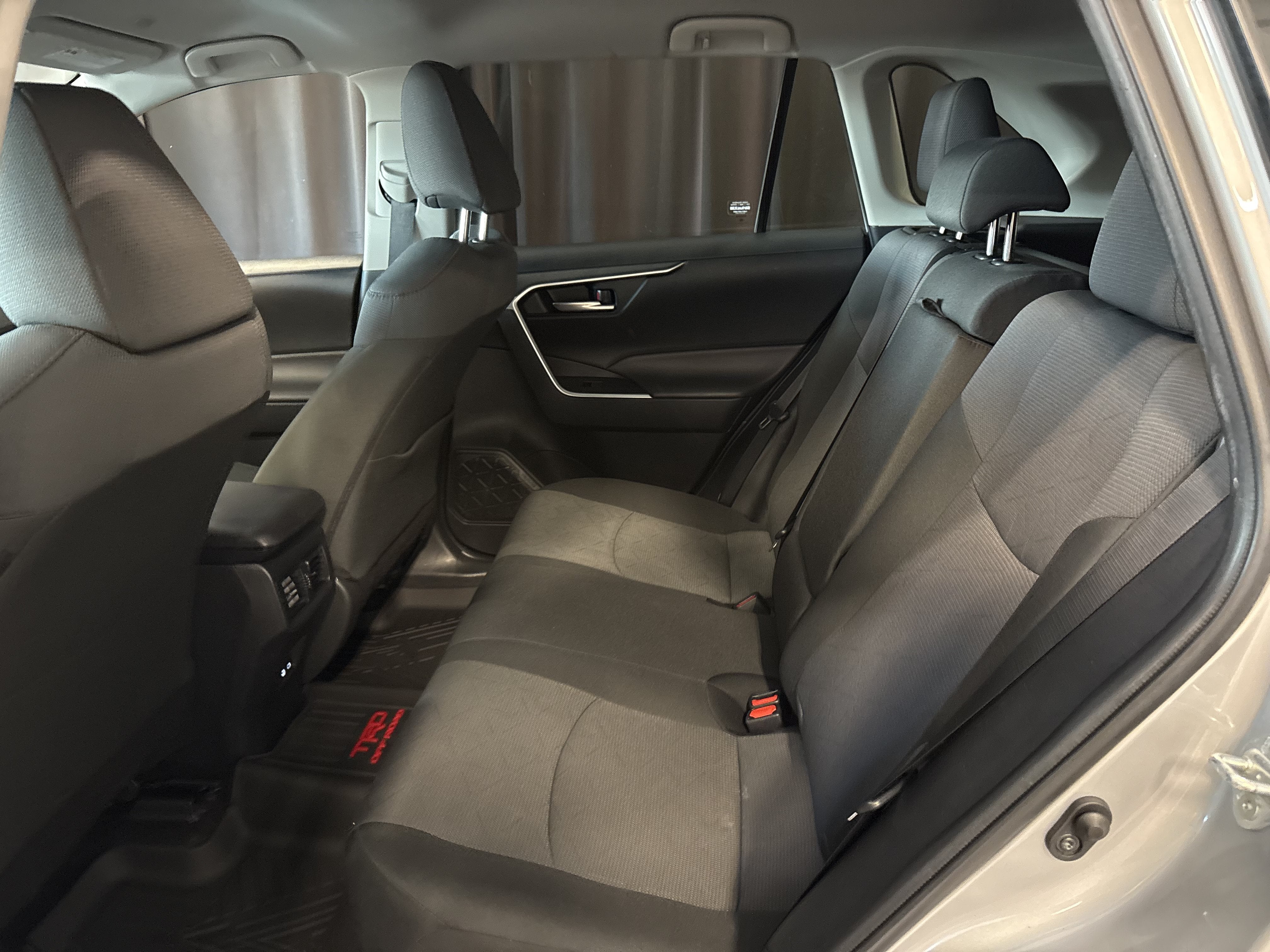 2025 Toyota RAV4 XLE FWD