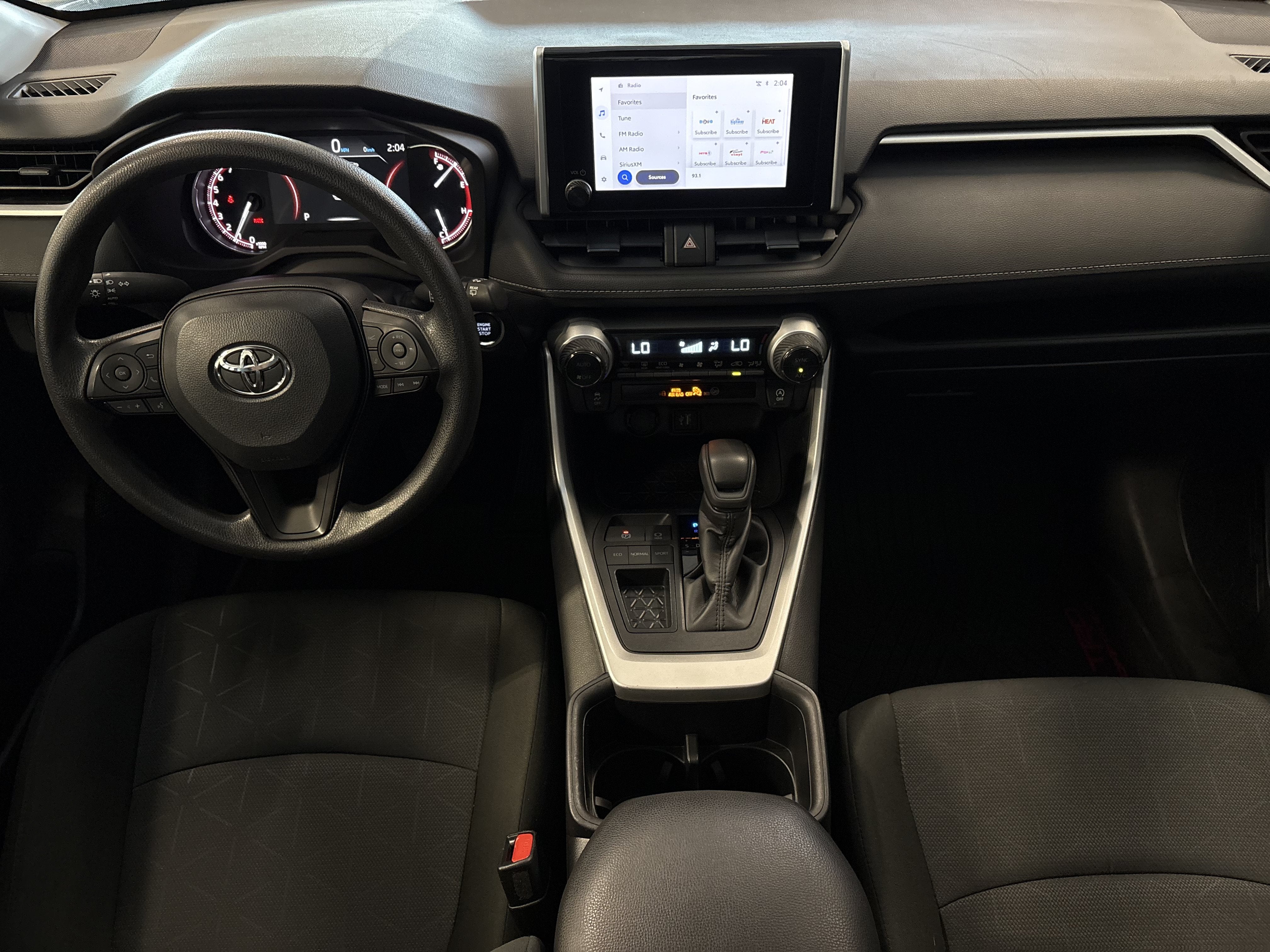 2025 Toyota RAV4 XLE FWD