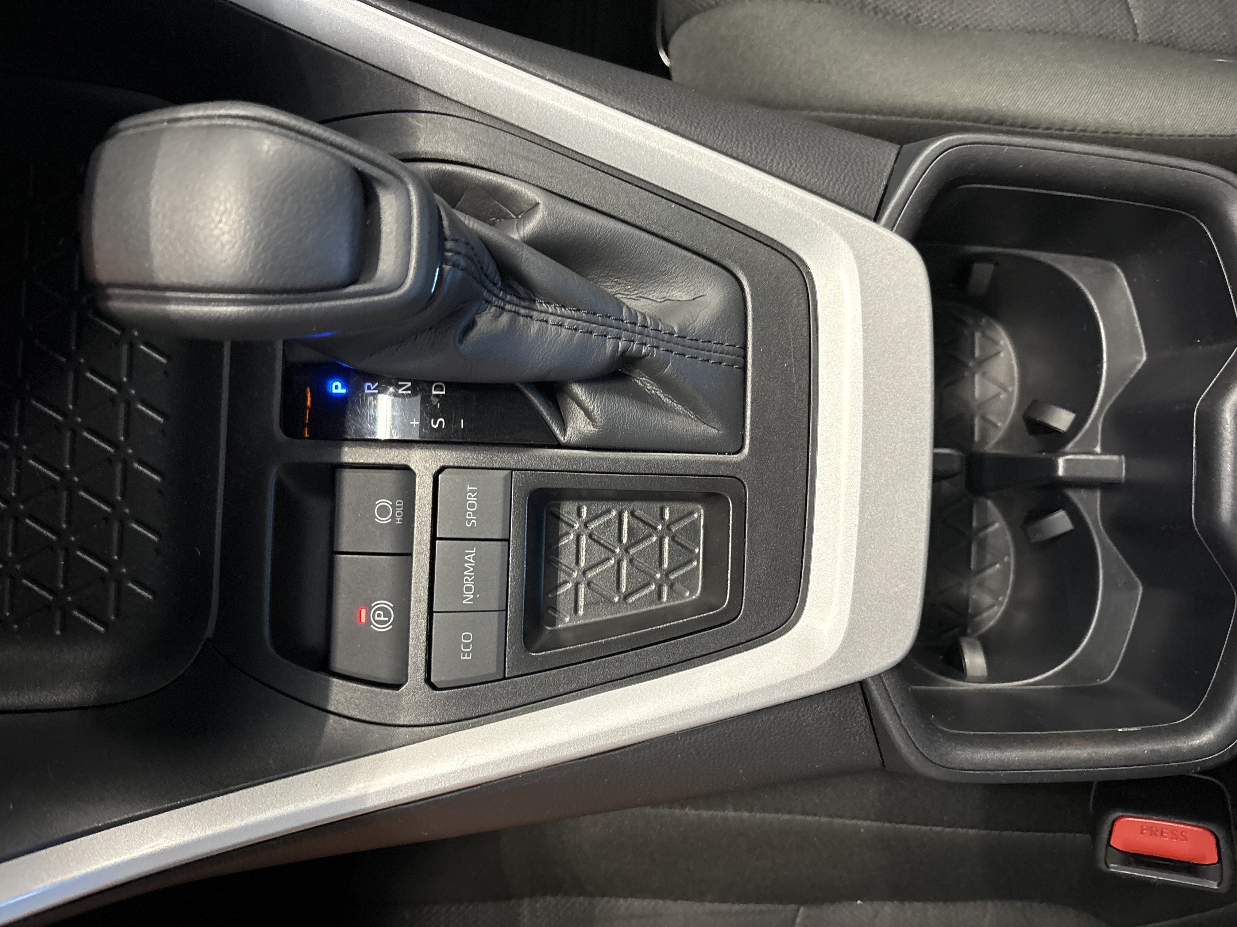 2025 Toyota RAV4 XLE FWD