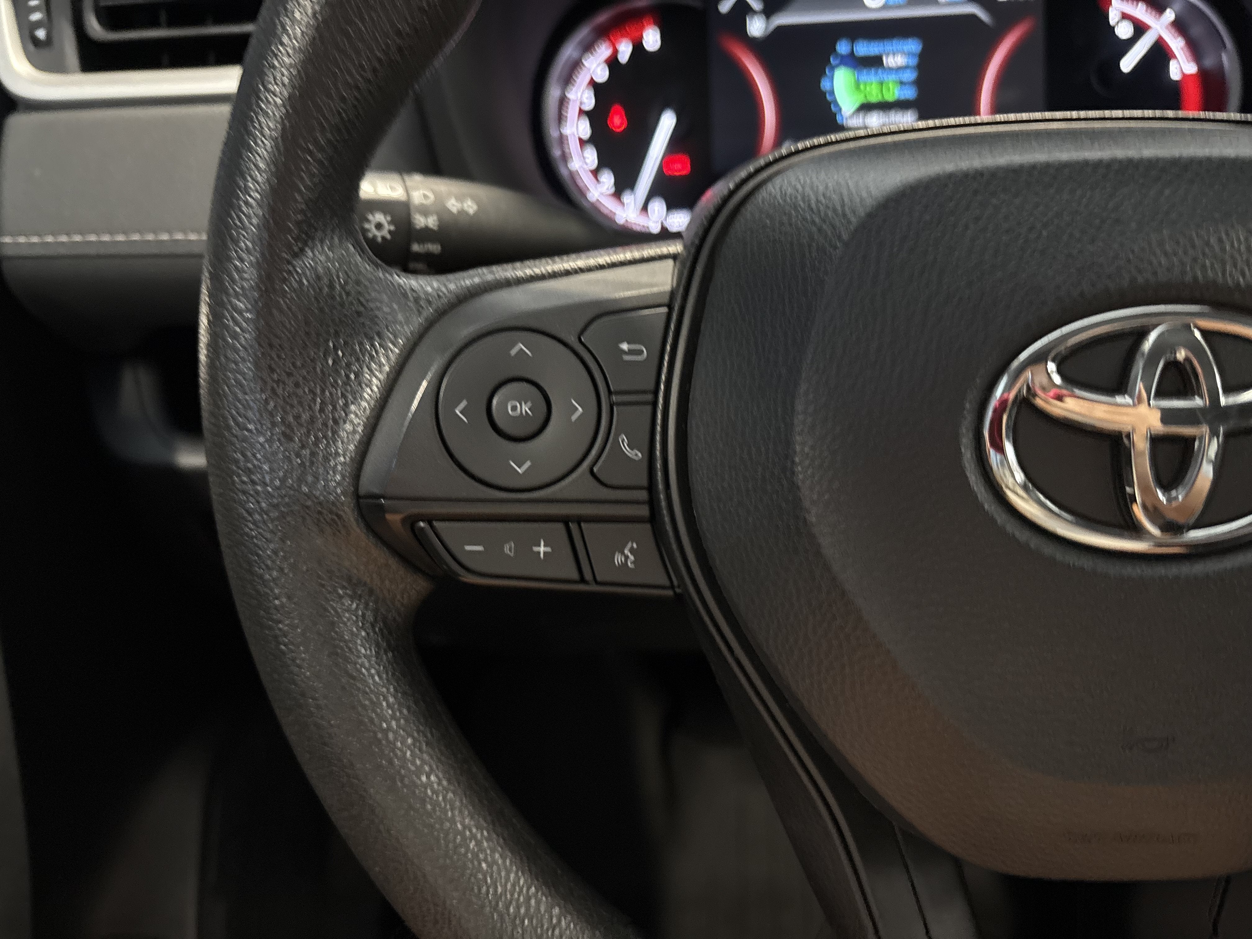 2025 Toyota RAV4 XLE FWD