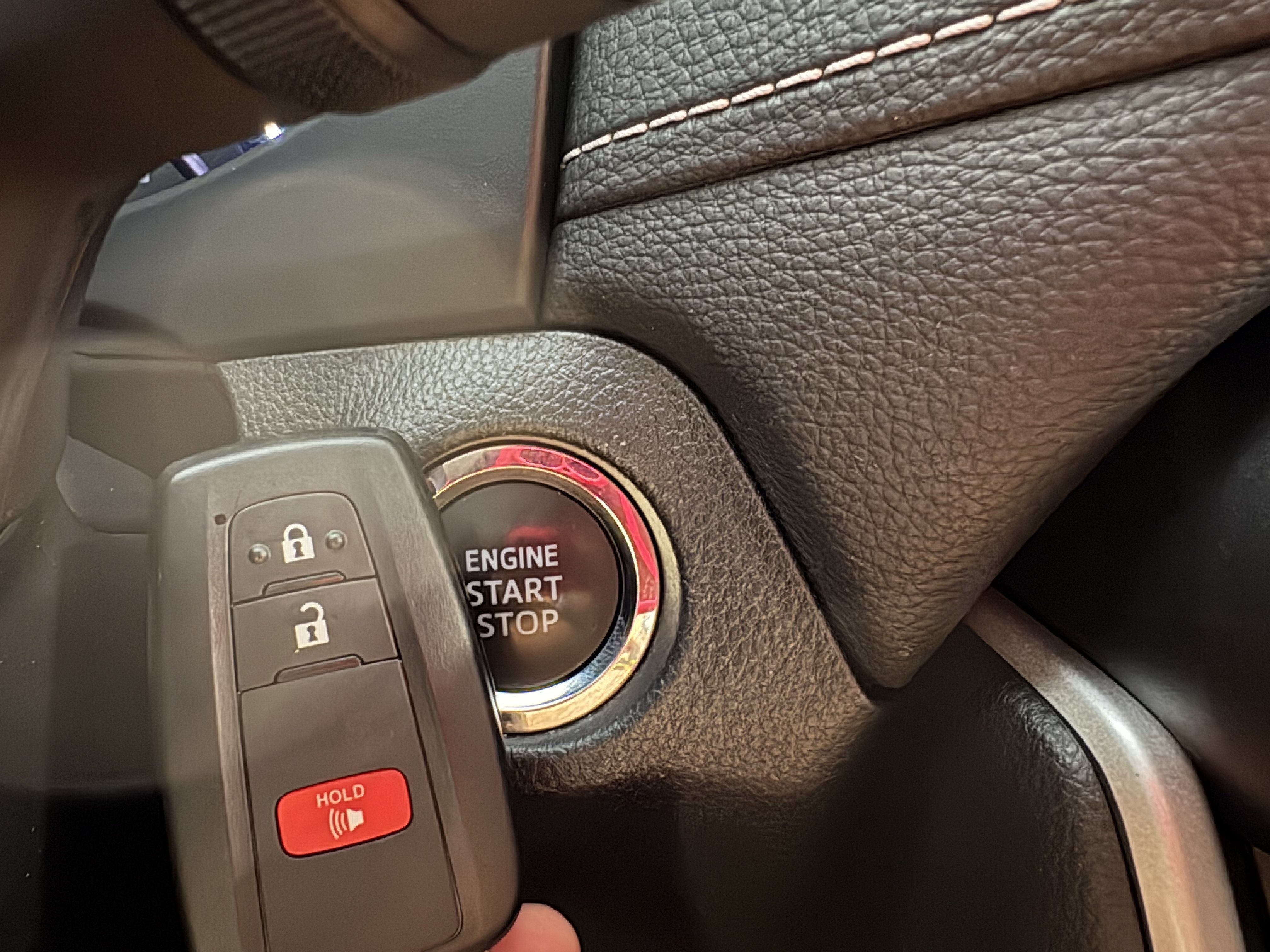 2025 Toyota RAV4 XLE FWD