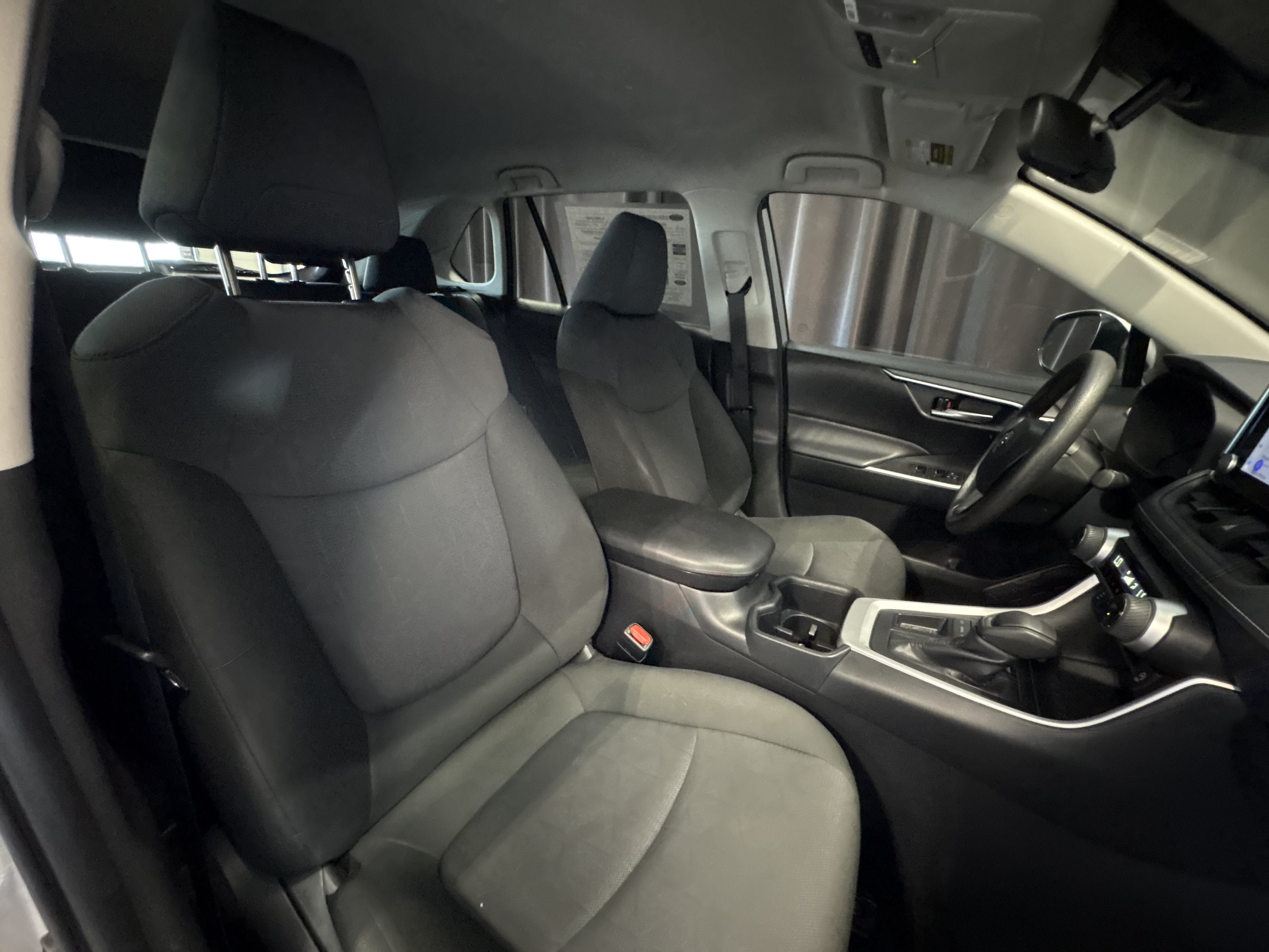 2025 Toyota RAV4 XLE FWD