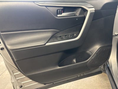 2025 Toyota RAV4 XLE FWD