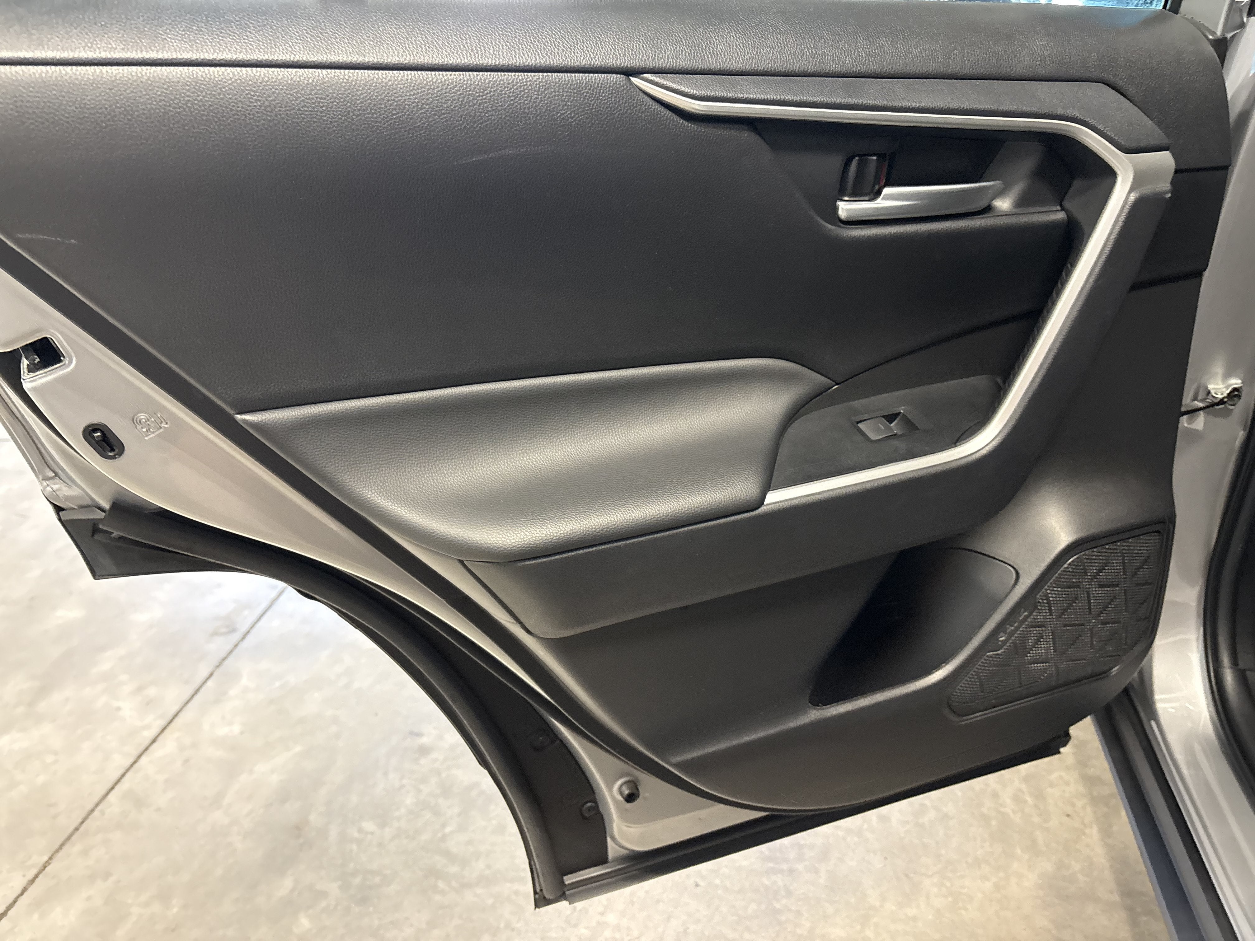 2025 Toyota RAV4 XLE FWD