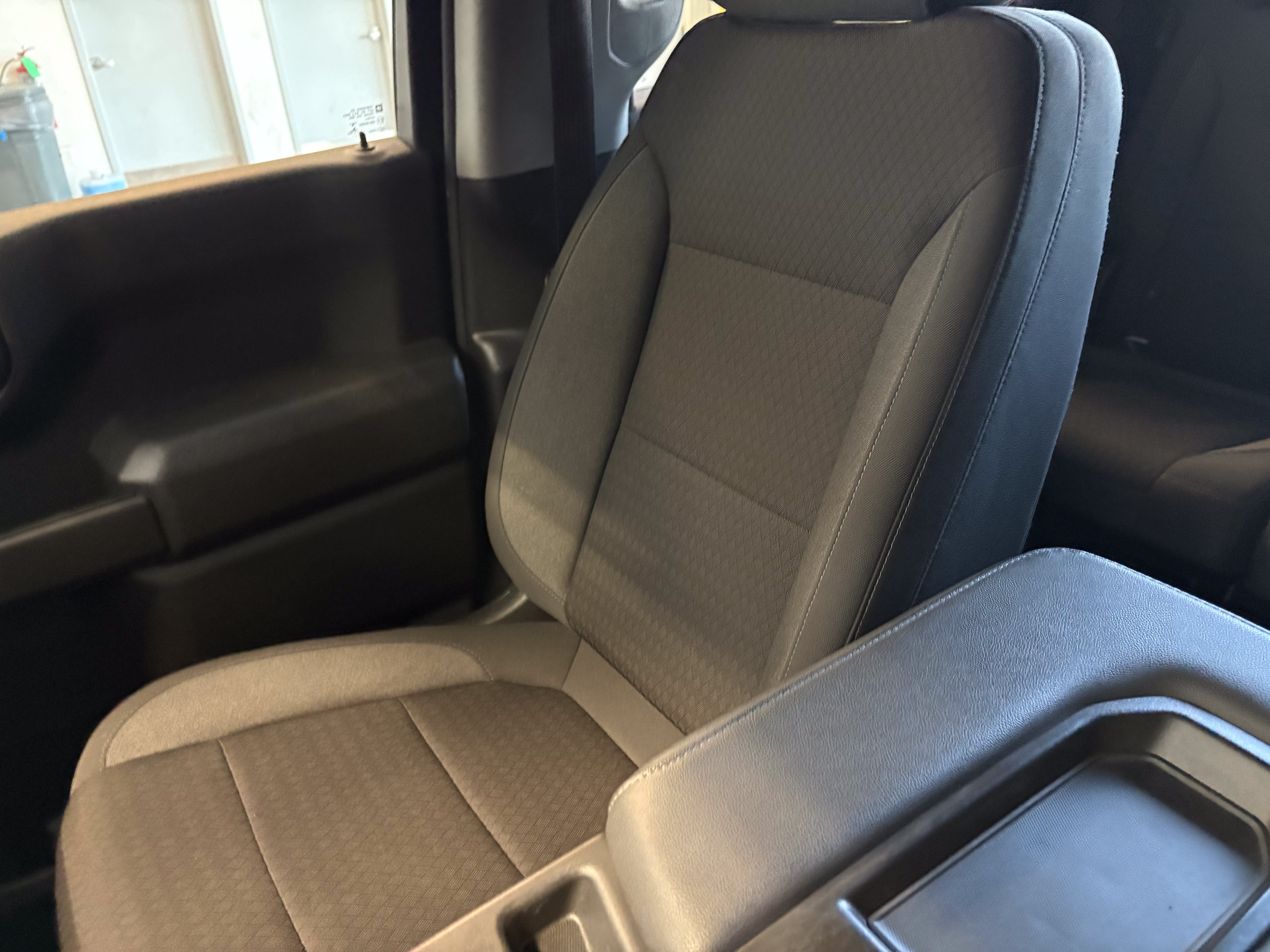 2022 Chevrolet Silverado 1500 LTD Custom RWD