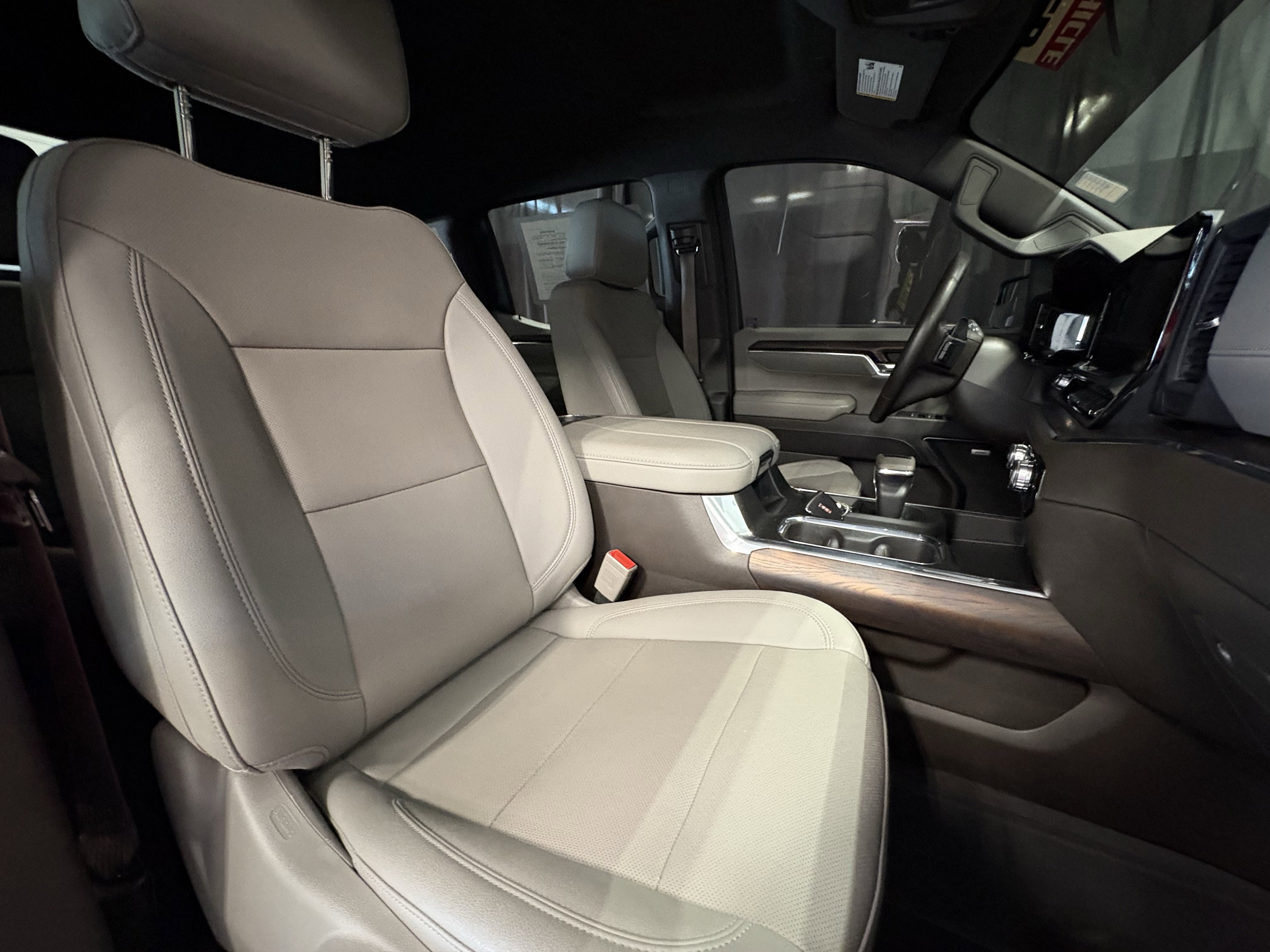 2023 GMC Sierra 1500 SLT 4WD