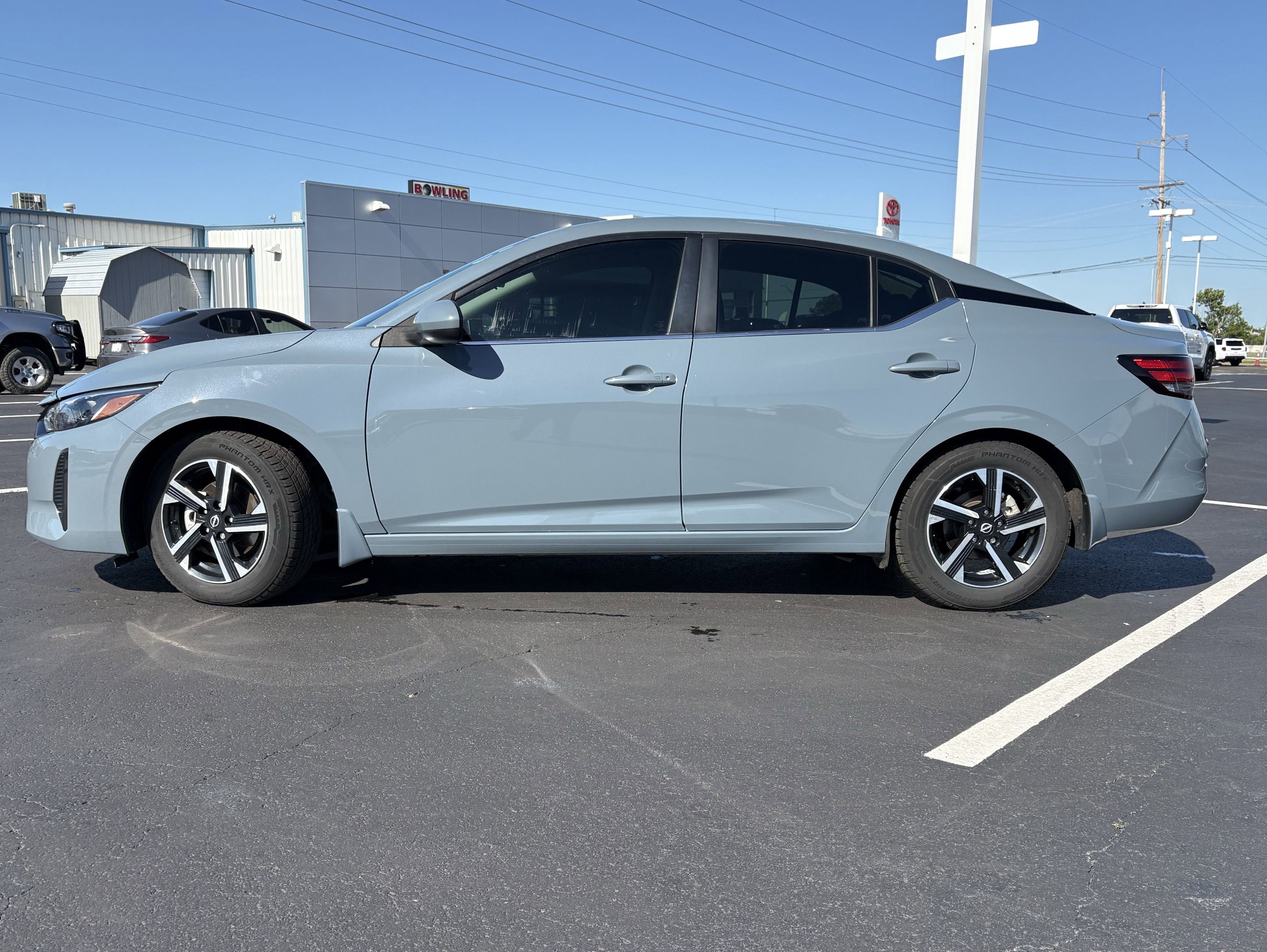 2025 Nissan Sentra SV FWD
