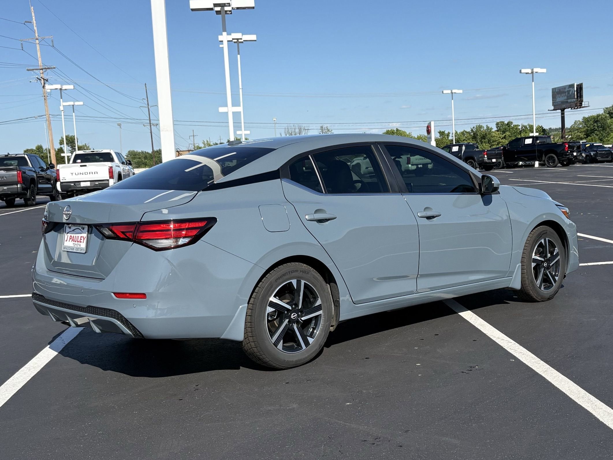 2025 Nissan Sentra SV FWD