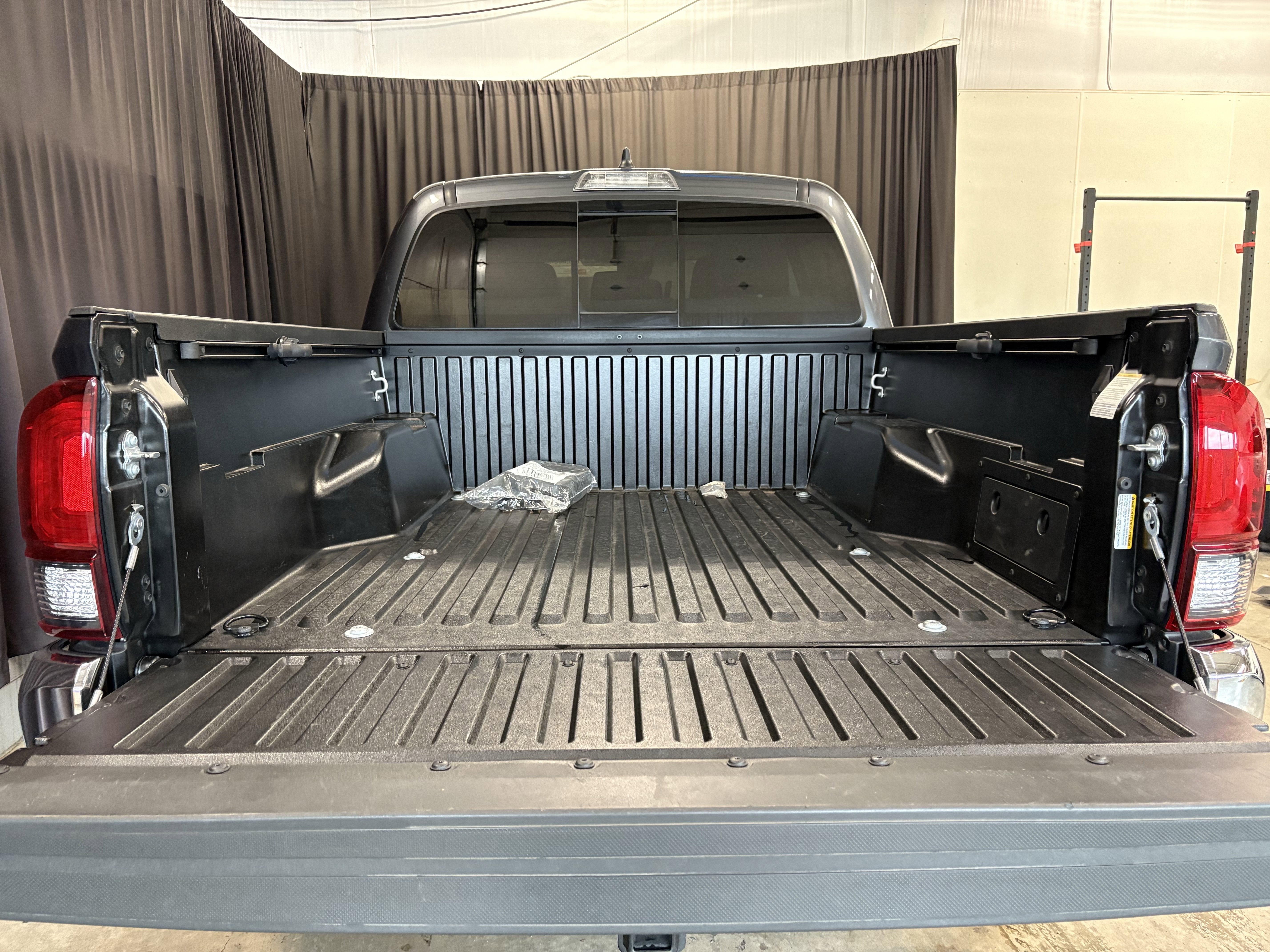 2023 Toyota Tacoma SR5 RWD