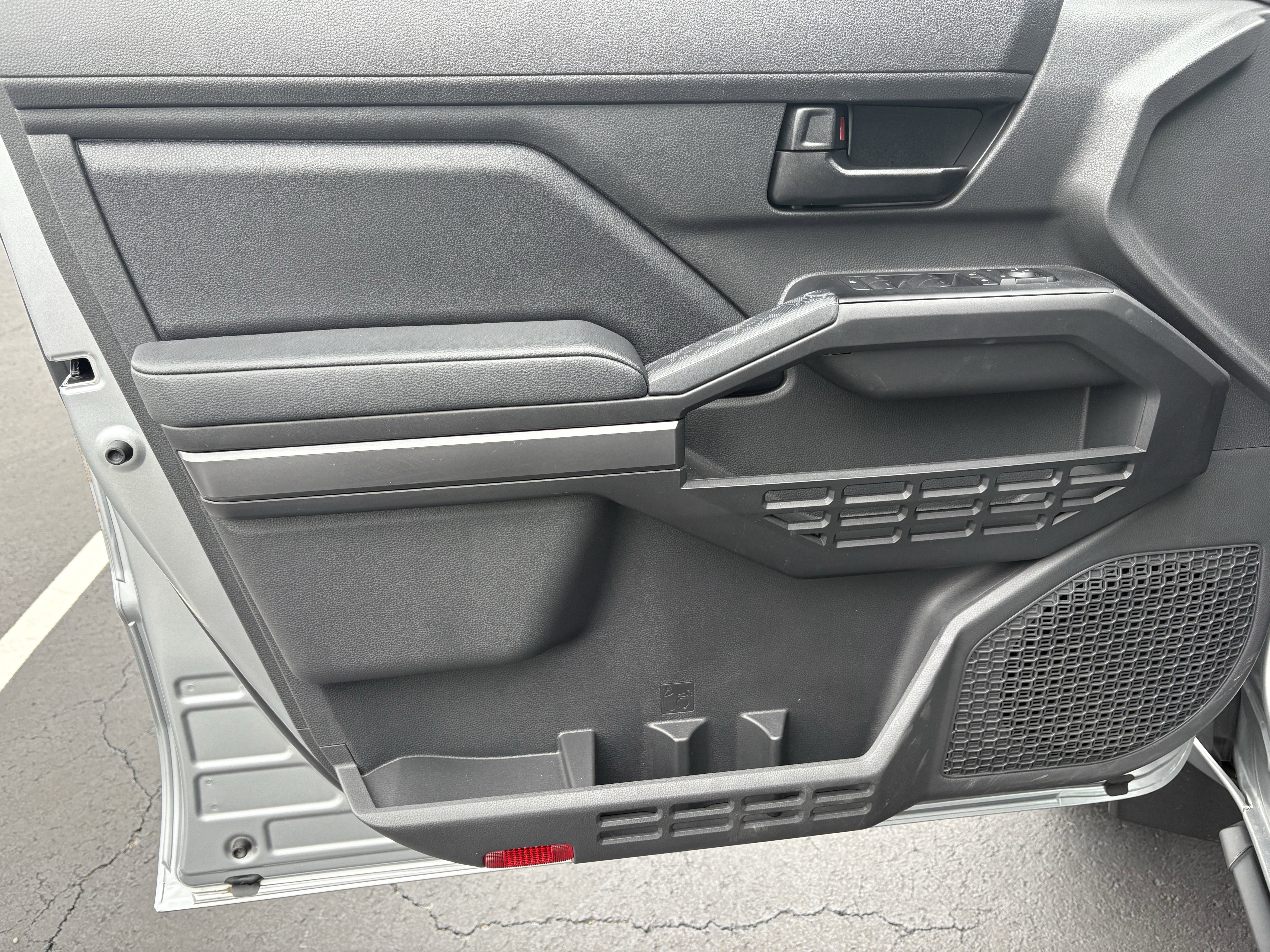 2024 Toyota Tacoma SR5 RWD