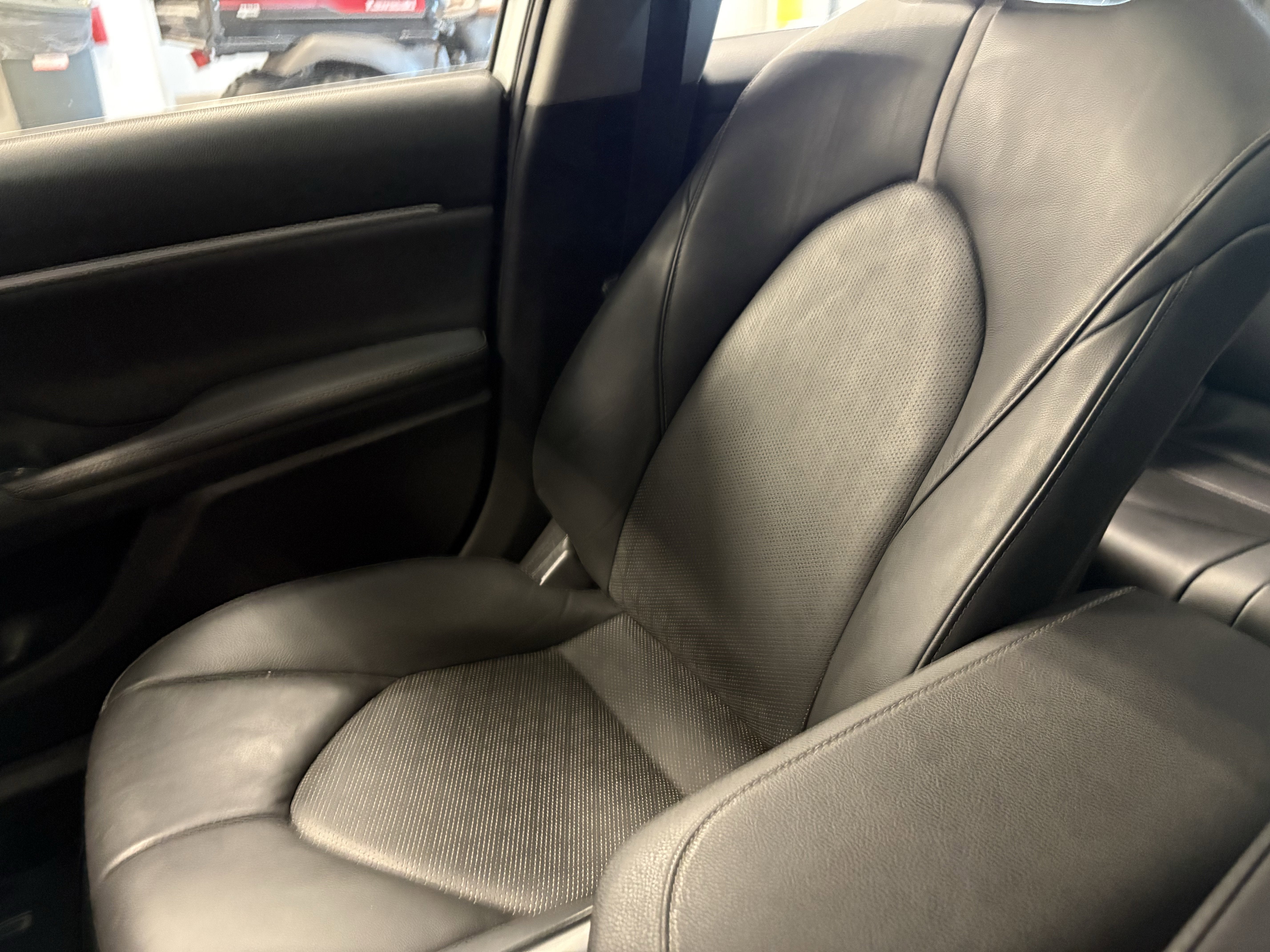 2019 Toyota Camry XSE FWD