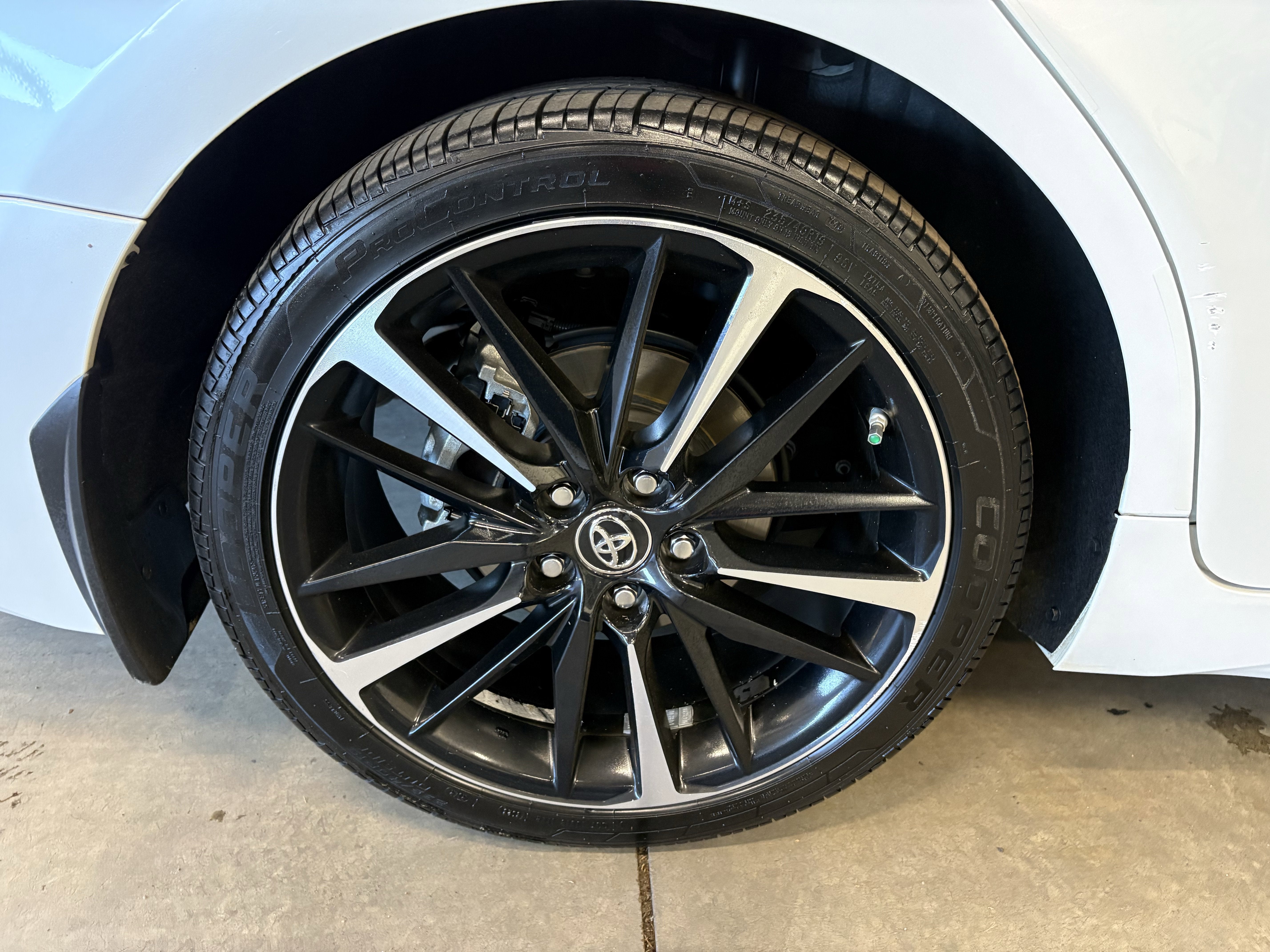 2019 Toyota Camry XSE FWD